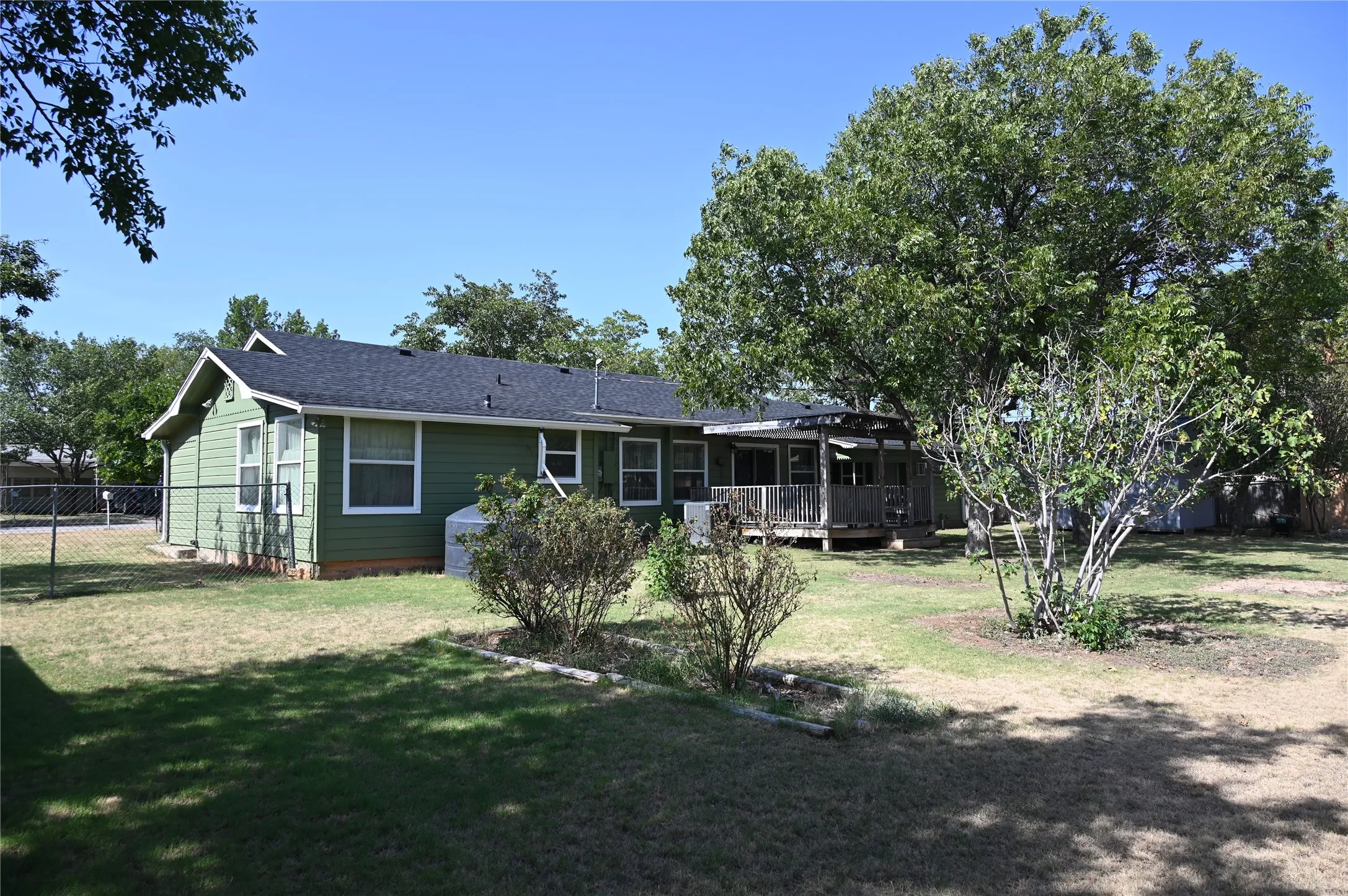 Single Family Residence For Sale in Taylor County , 1634 Sandefer Street, Abilene, Texas 79601, 3 Bedroom, 2 Bathroom, 1 Garage spaces, 1,647 Sqft, built in 1956, mls#21344876, Real Estate Agent in Abilene, Homes For Sale in Taylor county, Homes For Sale in Abilene, Realtor in Abilene Texas, Real Estate Brokerage Independent Realty Texas, Luminita Cordes Realtor