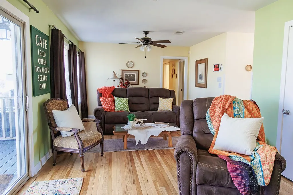 Single Family Residence For Sale in Taylor County , 1634 Sandefer Street, Abilene, Texas 79601, 3 Bedroom, 2 Bathroom, 1 Garage spaces, 1,647 Sqft, built in 1956, mls#21344876, Real Estate Agent in Abilene, Homes For Sale in Taylor county, Homes For Sale in Abilene, Realtor in Abilene Texas, Real Estate Brokerage Independent Realty Texas, Luminita Cordes Realtor
