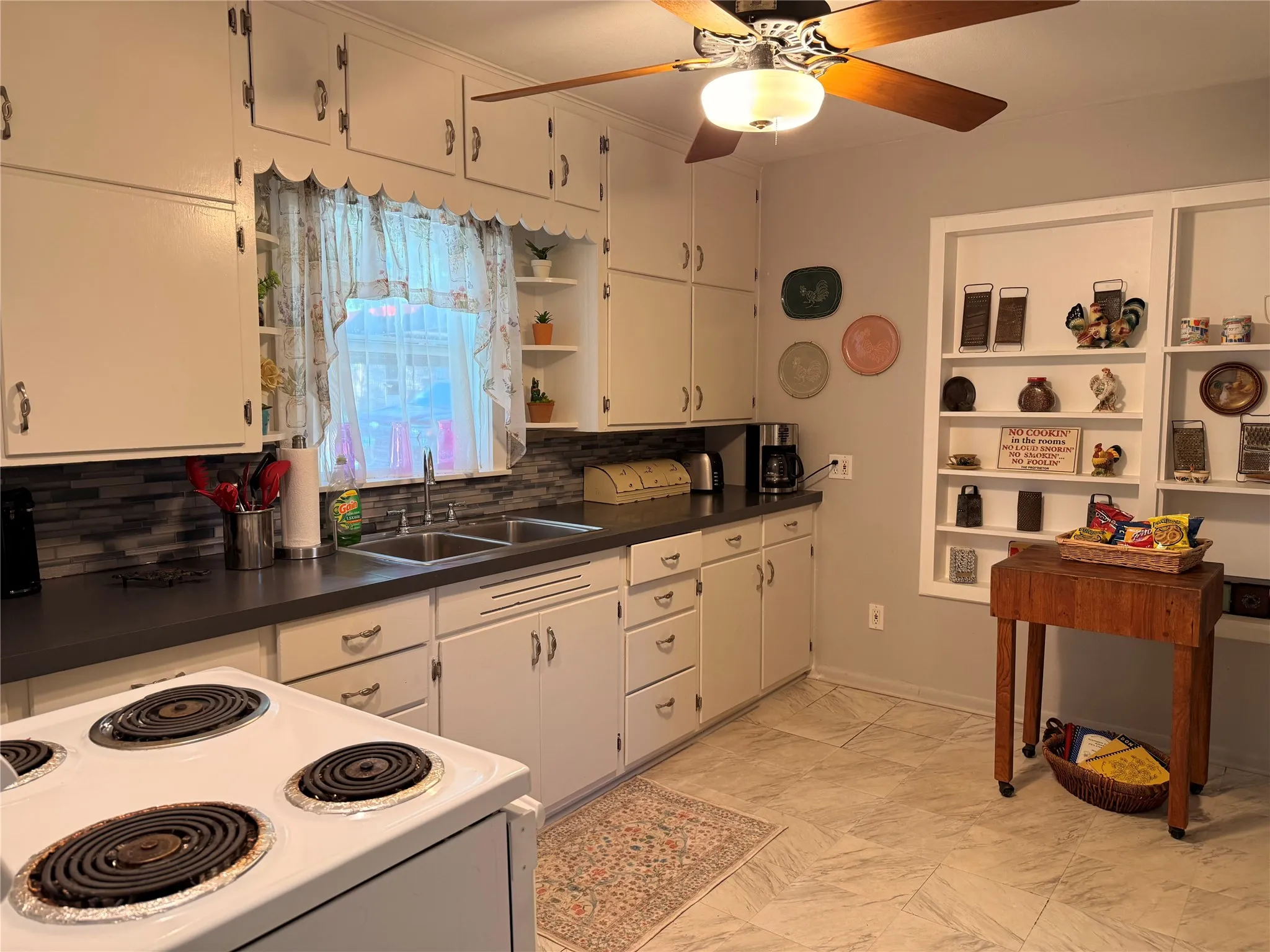 Single Family Residence For Sale in Taylor County , 1634 Sandefer Street, Abilene, Texas 79601, 3 Bedroom, 2 Bathroom, 1 Garage spaces, 1,647 Sqft, built in 1956, mls#21344876, Real Estate Agent in Abilene, Homes For Sale in Taylor county, Homes For Sale in Abilene, Realtor in Abilene Texas, Real Estate Brokerage Independent Realty Texas, Luminita Cordes Realtor