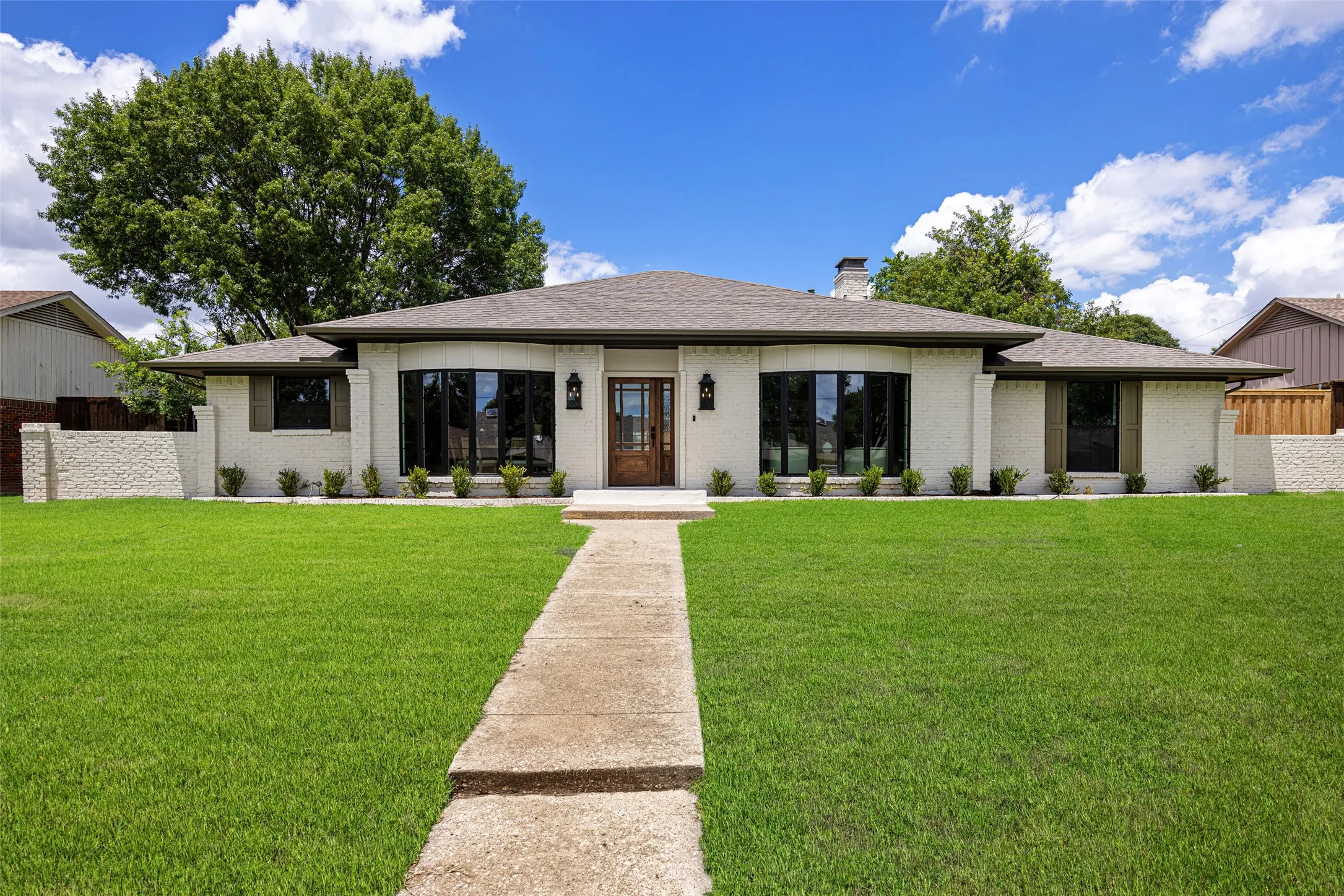 Single Family Residence For Sale in Dallas County , 7717 Meadowhaven Drive, Dallas, Texas 75254, 4 Bedroom, 4 Bathroom, 2 Garage spaces, 2,785 Sqft, built in 1968, mls#21344926, Real Estate Agent in Dallas, Homes For Sale in Dallas county, Homes For Sale in Dallas, Realtor in Dallas Texas, Real Estate Brokerage Independent Realty Texas, Luminita Cordes Realtor
