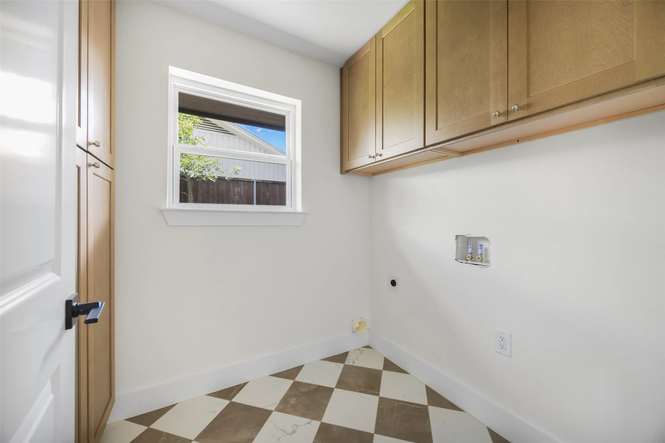 Single Family Residence For Sale in Dallas County , 7717 Meadowhaven Drive, Dallas, Texas 75254, 4 Bedroom, 4 Bathroom, 2 Garage spaces, 2,785 Sqft, built in 1968, mls#21344926, Real Estate Agent in Dallas, Homes For Sale in Dallas county, Homes For Sale in Dallas, Realtor in Dallas Texas, Real Estate Brokerage Independent Realty Texas, Luminita Cordes Realtor
