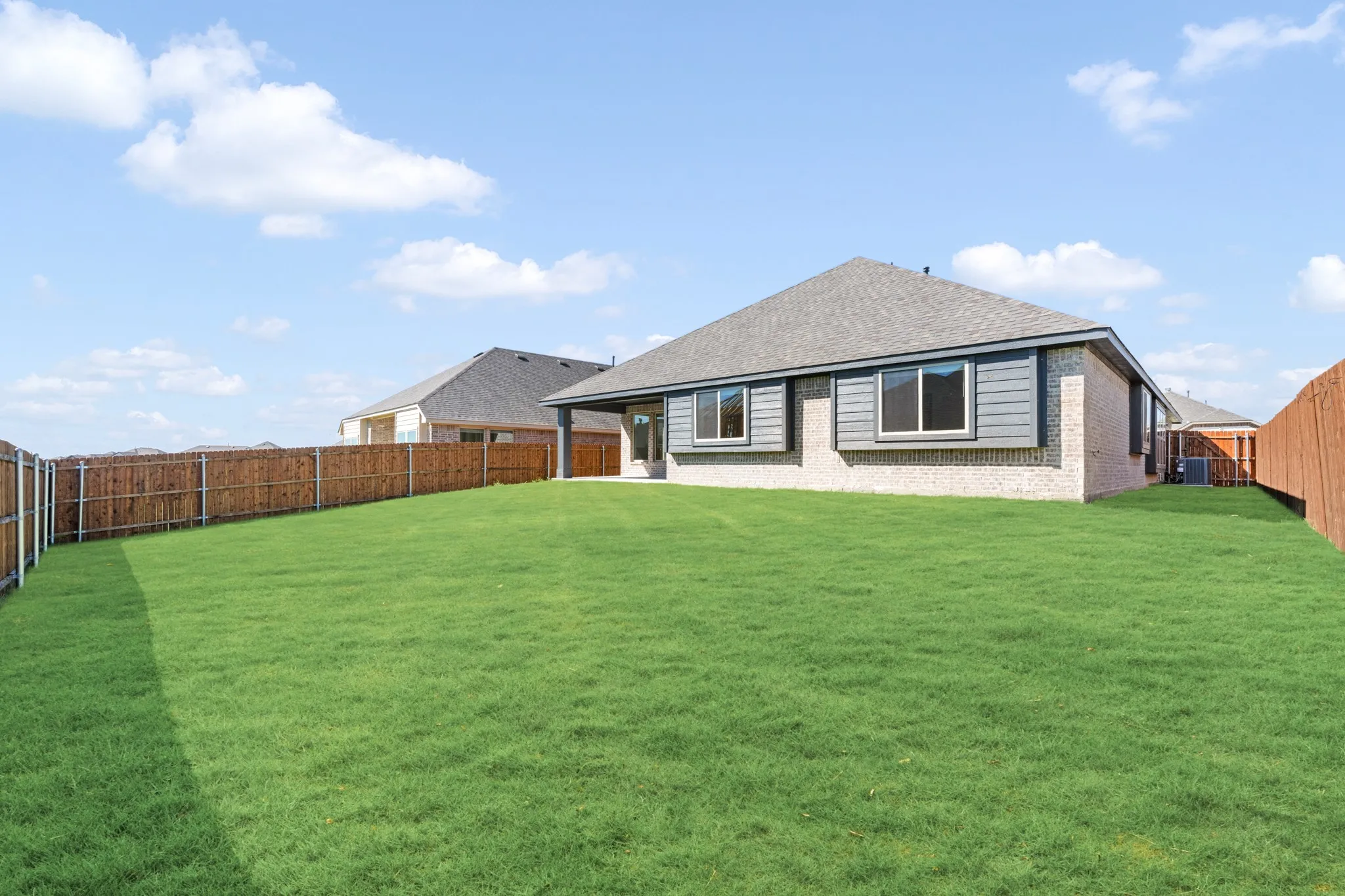 Single Family Residence For Sale in Johnson County , 913 Hickory Chase Drive, Godley, Texas 76044, 4 Bedroom, 2 Bathroom, 2 Garage spaces, 2,243 Sqft, built in 2026, mls#21344982, Real Estate Agent in Godley, Homes For Sale in Johnson county, Homes For Sale in Godley, Realtor in Godley Texas, Real Estate Brokerage Independent Realty Texas, Luminita Cordes Realtor