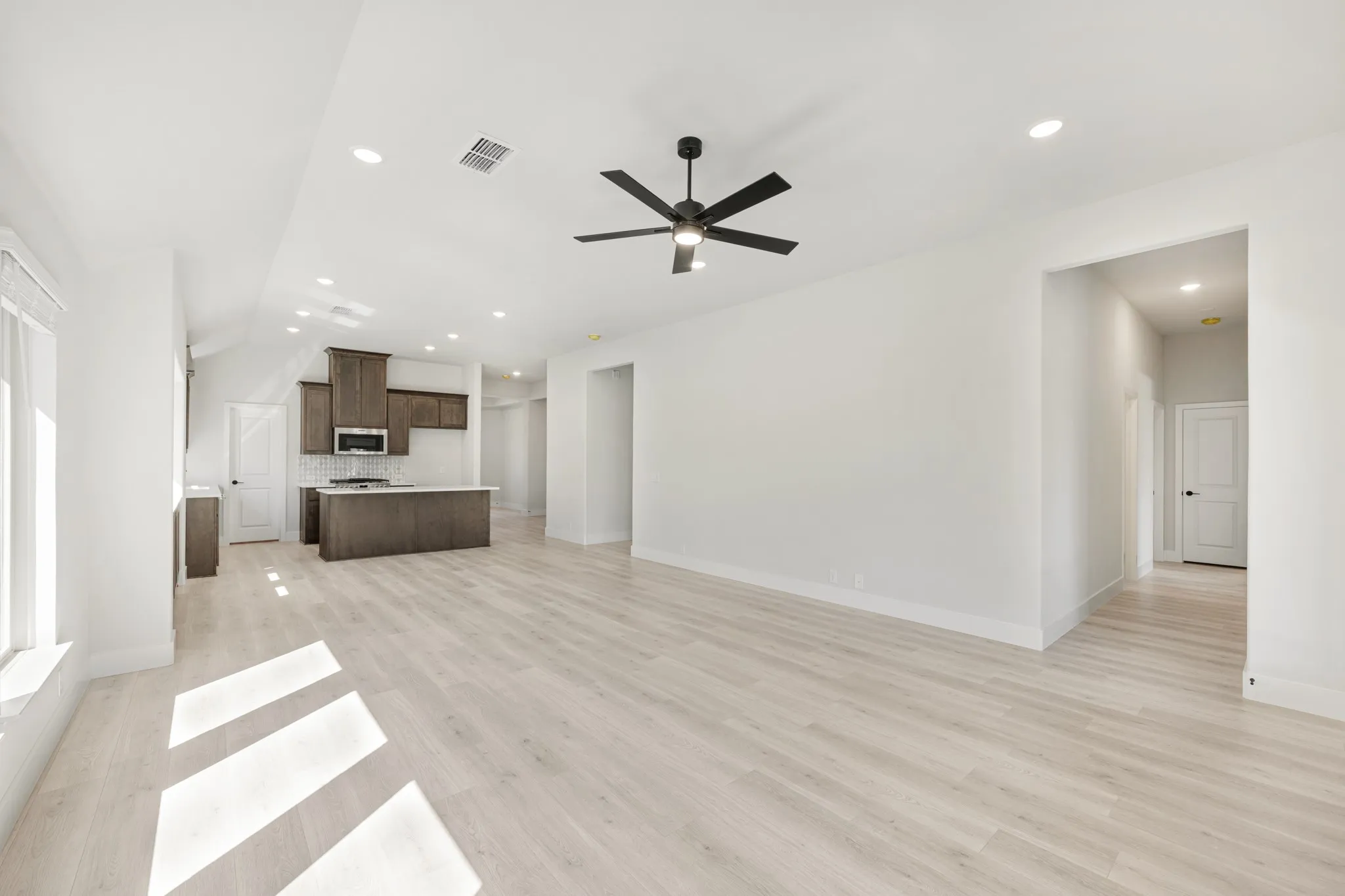 Single Family Residence For Sale in Johnson County , 913 Hickory Chase Drive, Godley, Texas 76044, 4 Bedroom, 2 Bathroom, 2 Garage spaces, 2,243 Sqft, built in 2026, mls#21344982, Real Estate Agent in Godley, Homes For Sale in Johnson county, Homes For Sale in Godley, Realtor in Godley Texas, Real Estate Brokerage Independent Realty Texas, Luminita Cordes Realtor