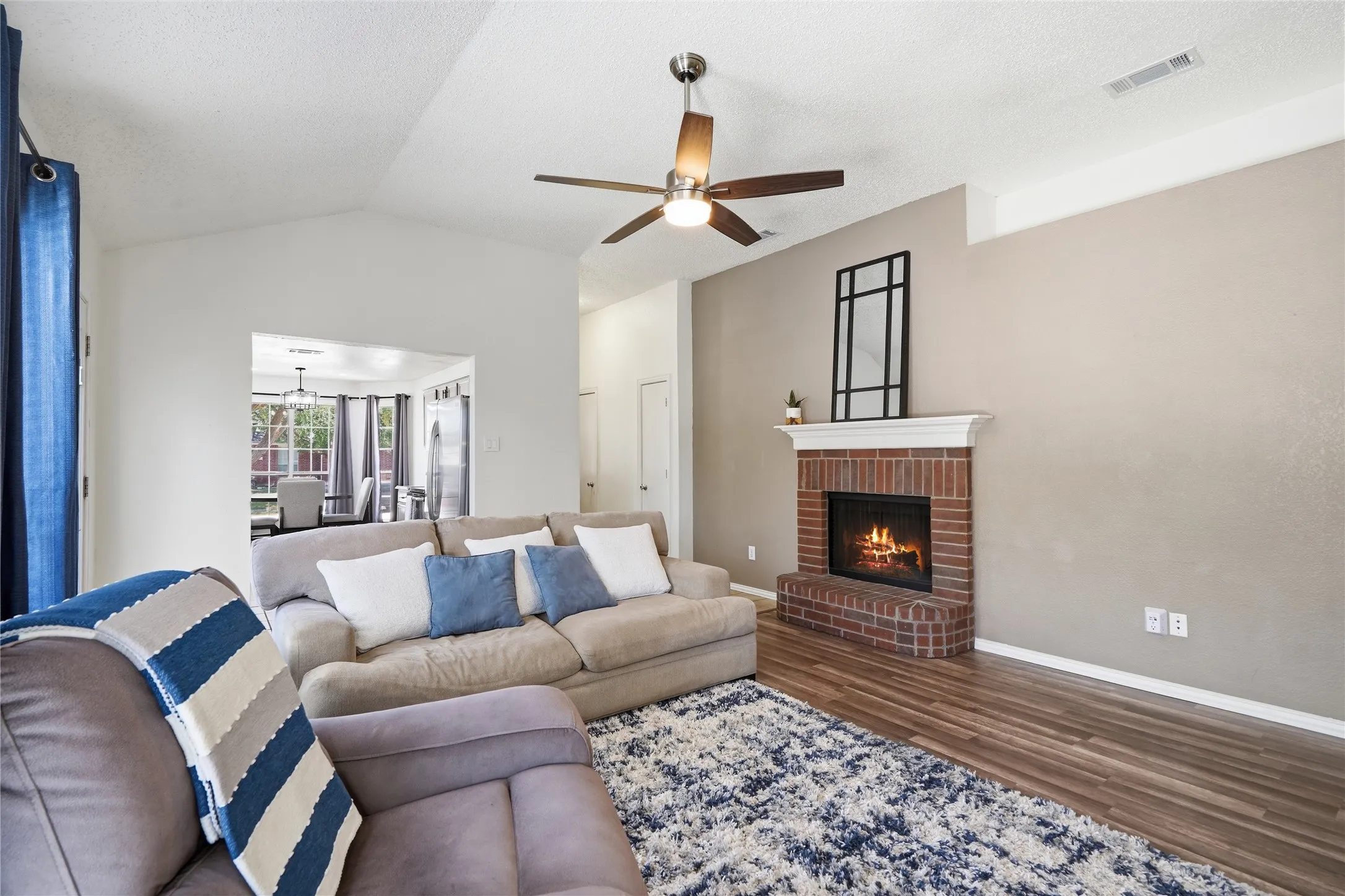 Single Family Residence For Sale in Denton County , 1152 Lake Bluff Drive, Little Elm, Texas 75068, 3 Bedroom, 2 Bathroom, 2 Garage spaces, 1,323 Sqft, built in 1999, mls#21344938, Real Estate Agent in Little Elm, Homes For Sale in Denton county, Homes For Sale in Little Elm, Realtor in Little Elm Texas, Real Estate Brokerage Independent Realty Texas, Luminita Cordes Realtor