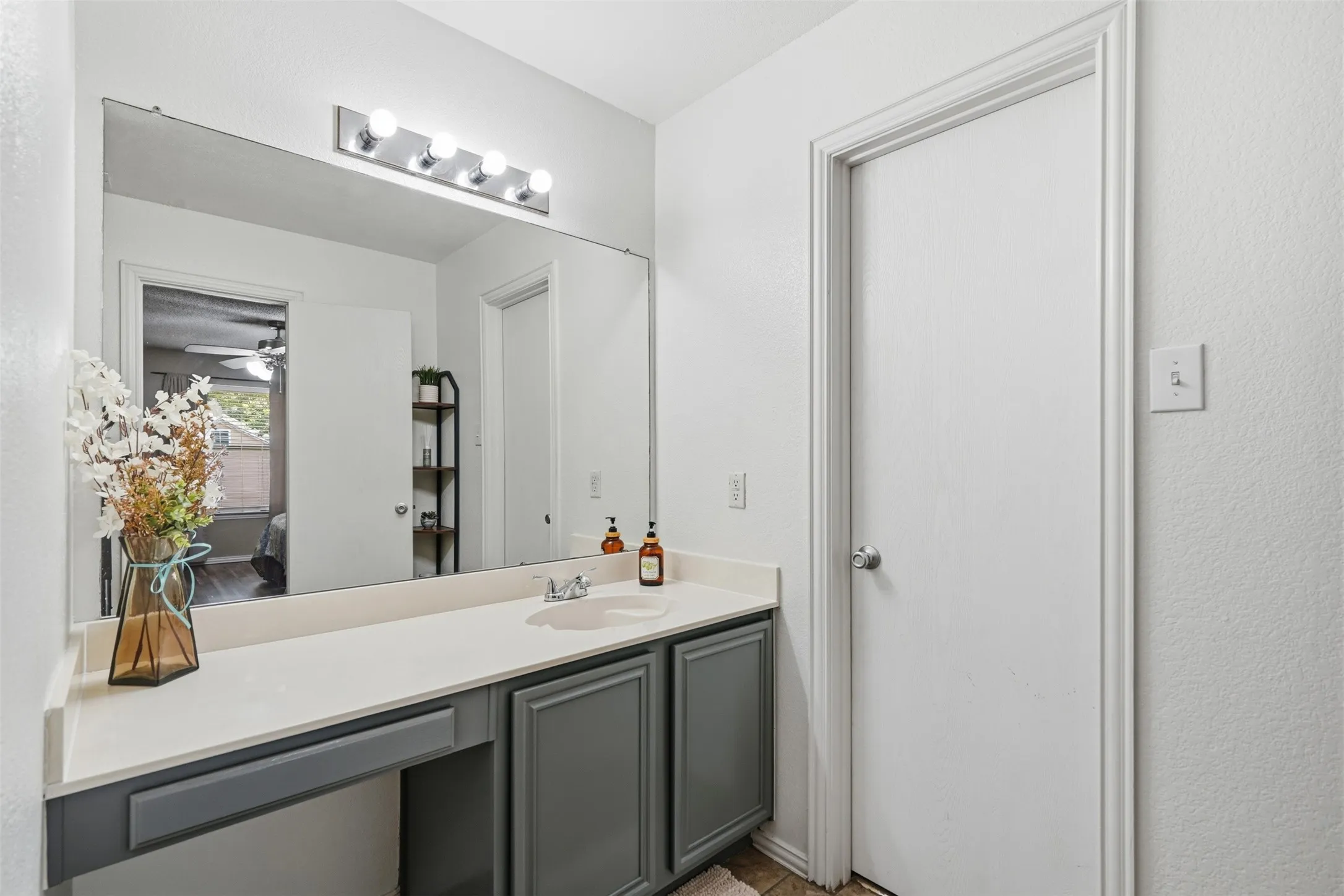 Single Family Residence For Sale in Denton County , 1152 Lake Bluff Drive, Little Elm, Texas 75068, 3 Bedroom, 2 Bathroom, 2 Garage spaces, 1,323 Sqft, built in 1999, mls#21344938, Real Estate Agent in Little Elm, Homes For Sale in Denton county, Homes For Sale in Little Elm, Realtor in Little Elm Texas, Real Estate Brokerage Independent Realty Texas, Luminita Cordes Realtor