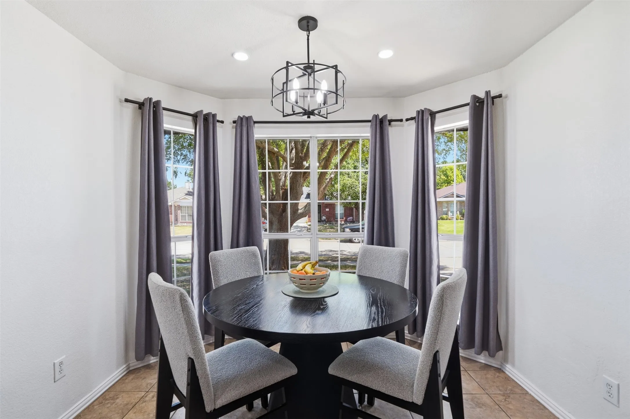 Single Family Residence For Sale in Denton County , 1152 Lake Bluff Drive, Little Elm, Texas 75068, 3 Bedroom, 2 Bathroom, 2 Garage spaces, 1,323 Sqft, built in 1999, mls#21344938, Real Estate Agent in Little Elm, Homes For Sale in Denton county, Homes For Sale in Little Elm, Realtor in Little Elm Texas, Real Estate Brokerage Independent Realty Texas, Luminita Cordes Realtor