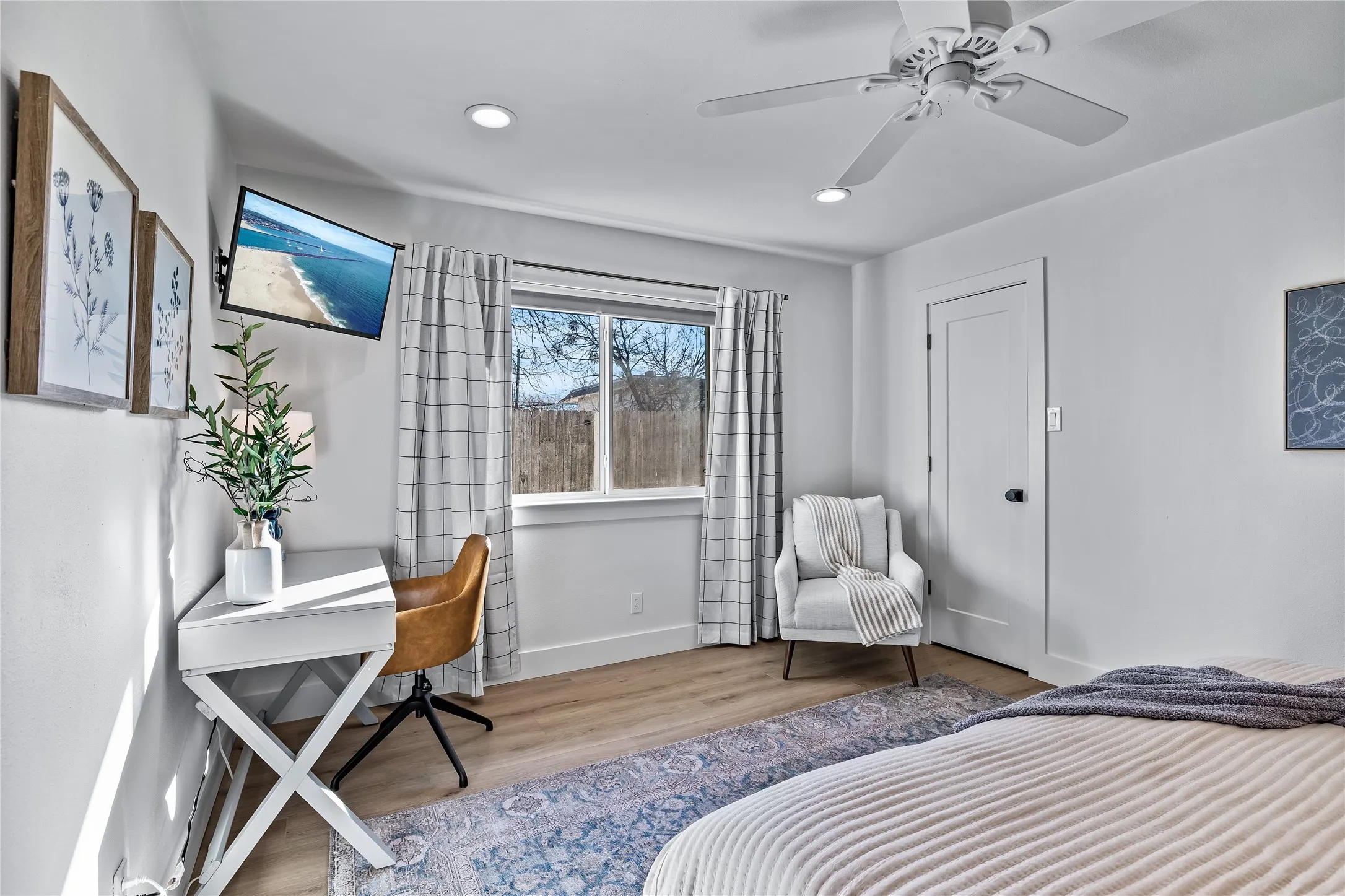 Single Family Residence For Sale in Collin County , 309 W White Avenue, Mc Kinney, Texas 75069, 3 Bedroom, 3 Bathroom, Garage spaces, 1,558 Sqft, built in 1985, mls#21344747, Real Estate Agent in Mc Kinney, Homes For Sale in Collin county, Homes For Sale in Mc Kinney, Realtor in Mc Kinney Texas, Real Estate Brokerage Independent Realty Texas, Luminita Cordes Realtor