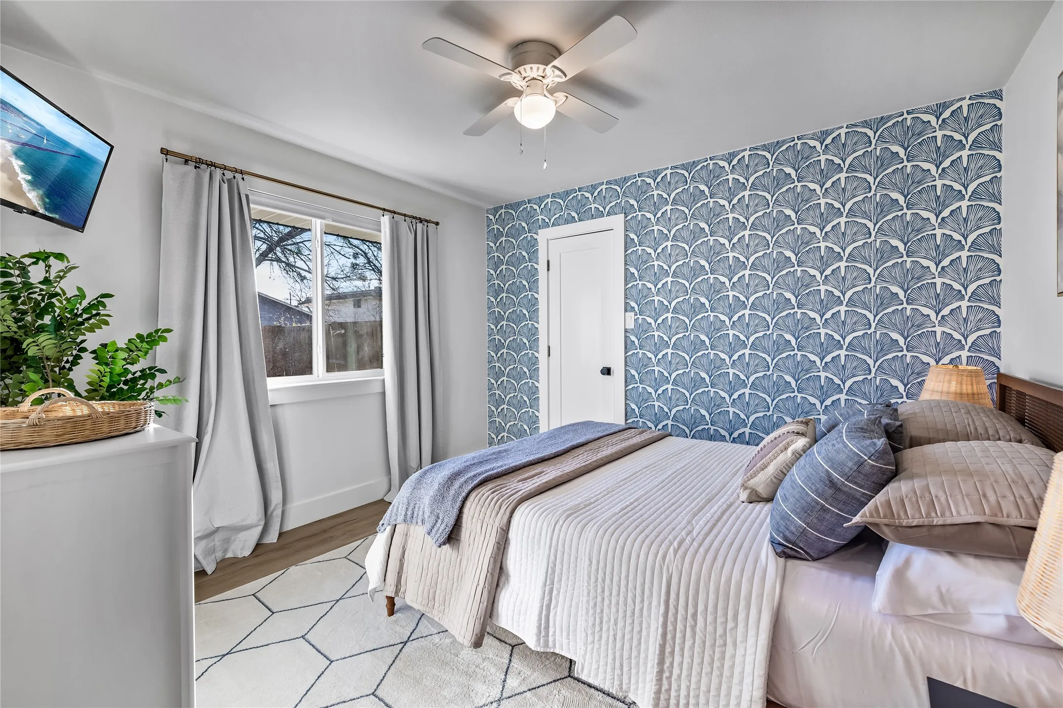 Single Family Residence For Sale in Collin County , 309 W White Avenue, Mc Kinney, Texas 75069, 3 Bedroom, 3 Bathroom, Garage spaces, 1,558 Sqft, built in 1985, mls#21344747, Real Estate Agent in Mc Kinney, Homes For Sale in Collin county, Homes For Sale in Mc Kinney, Realtor in Mc Kinney Texas, Real Estate Brokerage Independent Realty Texas, Luminita Cordes Realtor