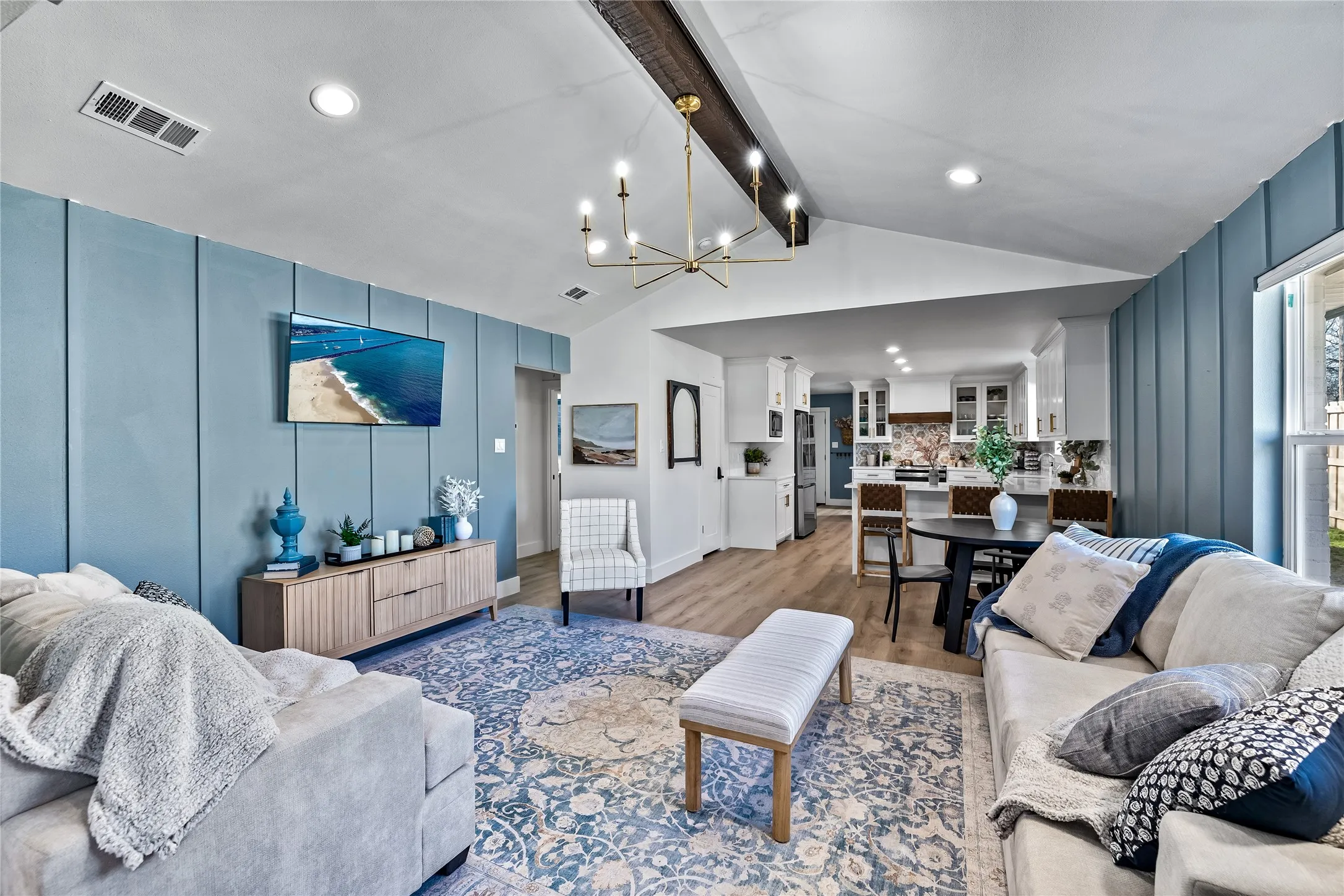 Single Family Residence For Sale in Collin County , 309 W White Avenue, Mc Kinney, Texas 75069, 3 Bedroom, 3 Bathroom, Garage spaces, 1,558 Sqft, built in 1985, mls#21344747, Real Estate Agent in Mc Kinney, Homes For Sale in Collin county, Homes For Sale in Mc Kinney, Realtor in Mc Kinney Texas, Real Estate Brokerage Independent Realty Texas, Luminita Cordes Realtor