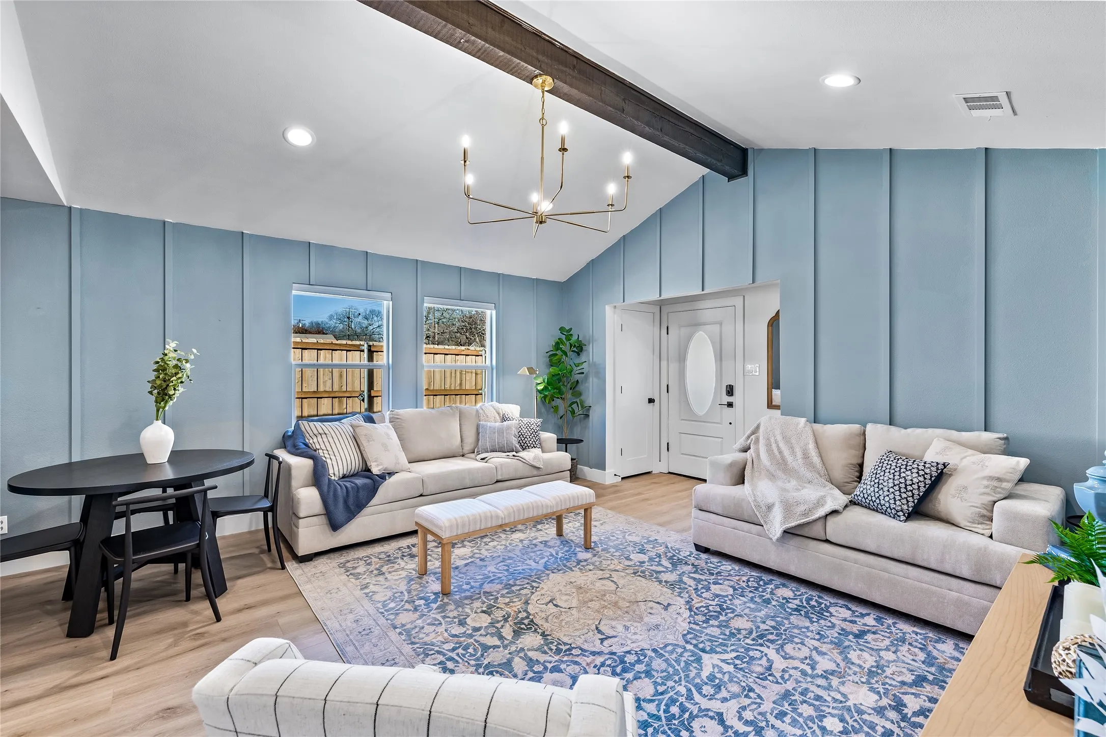Single Family Residence For Sale in Collin County , 309 W White Avenue, Mc Kinney, Texas 75069, 3 Bedroom, 3 Bathroom, Garage spaces, 1,558 Sqft, built in 1985, mls#21344747, Real Estate Agent in Mc Kinney, Homes For Sale in Collin county, Homes For Sale in Mc Kinney, Realtor in Mc Kinney Texas, Real Estate Brokerage Independent Realty Texas, Luminita Cordes Realtor