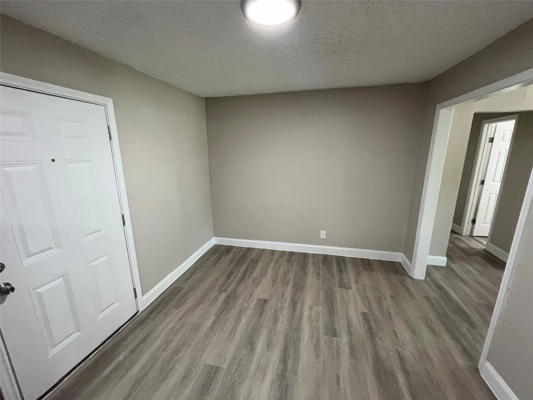Single Family Residence For Rent in Dallas County , 1982 Oak Hill Circle, Dallas, Texas 75217, 3 Bedroom, 2 Bathroom, 1 Garage spaces, 1,032 Sqft, built in 1961, mls#21303260, Real Estate Agent in Dallas, Homes For Rent in Dallas county, Homes For Rent in Dallas, Realtor in Dallas Texas, Real Estate Brokerage Independent Realty Texas, Luminita Cordes Realtor