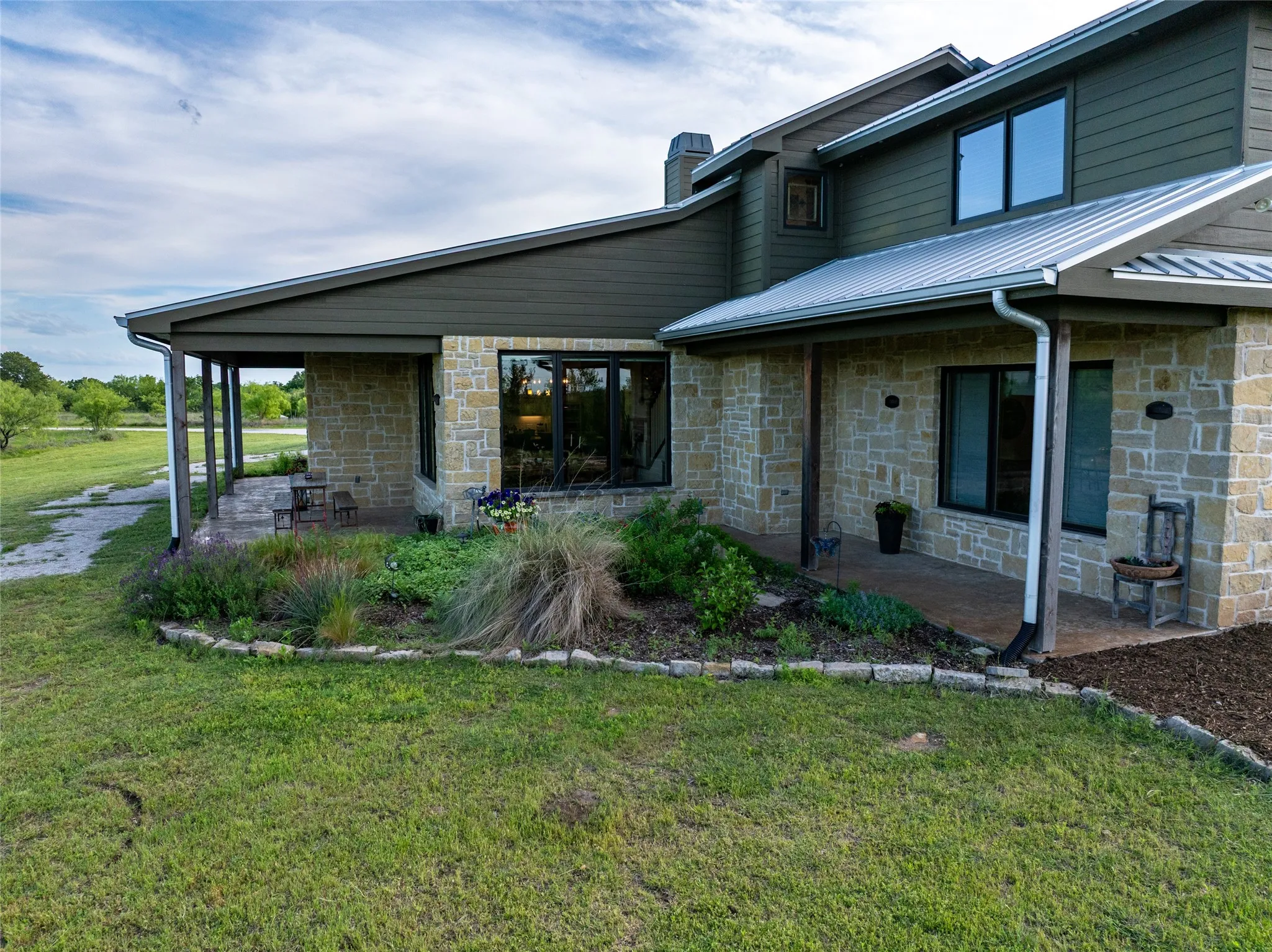 Farm For Sale in Eastland County , 470 County Road 164, Eastland, Texas 76448, 3 Bedroom, 4 Bathroom, 2 Garage spaces, 8,364 Sqft, built in 2010, mls#21344989, Real Estate Agent in Eastland, Homes For Sale in Eastland county, Homes For Sale in Eastland, Realtor in Eastland Texas, Real Estate Brokerage Independent Realty Texas, Luminita Cordes Realtor