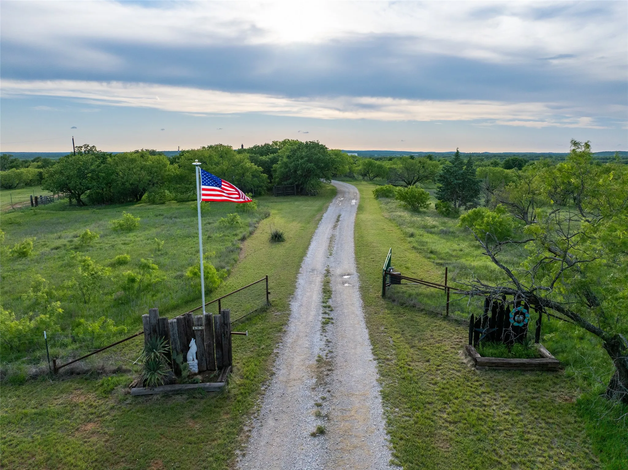 Farm For Sale in Eastland County , 470 County Road 164, Eastland, Texas 76448, 3 Bedroom, 4 Bathroom, 2 Garage spaces, 8,364 Sqft, built in 2010, mls#21344989, Real Estate Agent in Eastland, Homes For Sale in Eastland county, Homes For Sale in Eastland, Realtor in Eastland Texas, Real Estate Brokerage Independent Realty Texas, Luminita Cordes Realtor