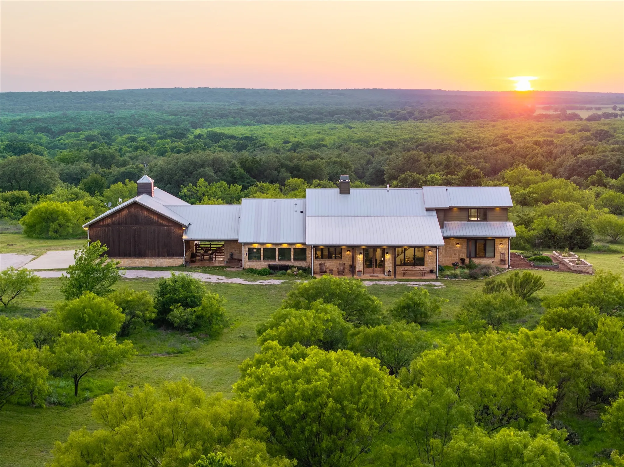 Farm For Sale in Eastland County , 470 County Road 164, Eastland, Texas 76448, 3 Bedroom, 4 Bathroom, 2 Garage spaces, 8,364 Sqft, built in 2010, mls#21344989, Real Estate Agent in Eastland, Homes For Sale in Eastland county, Homes For Sale in Eastland, Realtor in Eastland Texas, Real Estate Brokerage Independent Realty Texas, Luminita Cordes Realtor