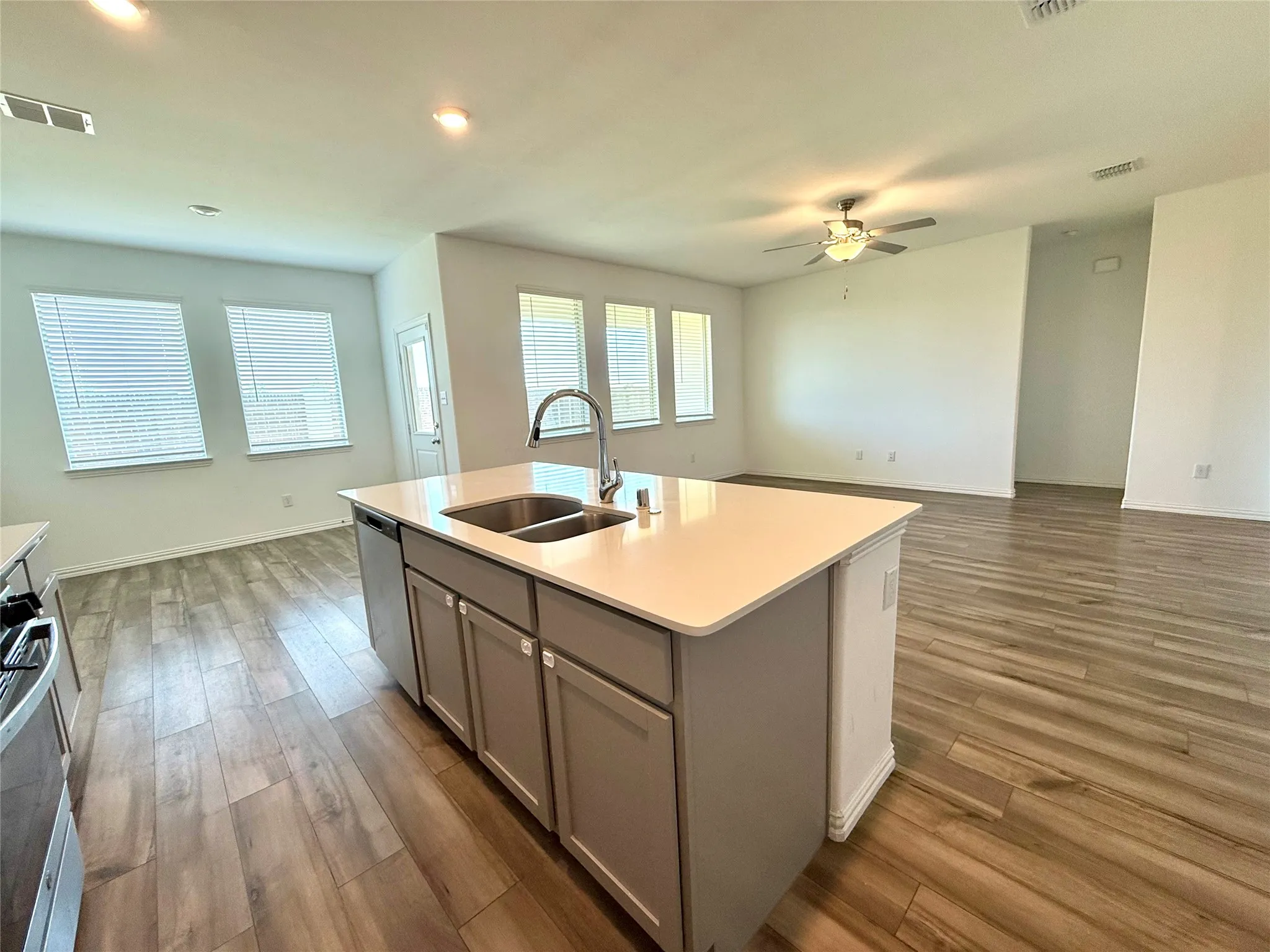 Single Family Residence For Rent in Collin County , 8000 Blue Heron Lane, Mc Kinney, Texas 75071, 4 Bedroom, 2 Bathroom, 2 Garage spaces, 1,835 Sqft, built in 2022, mls#21344602, Real Estate Agent in Mc Kinney, Homes For Rent in Collin county, Homes For Rent in Mc Kinney, Realtor in Mc Kinney Texas, Real Estate Brokerage Independent Realty Texas, Luminita Cordes Realtor