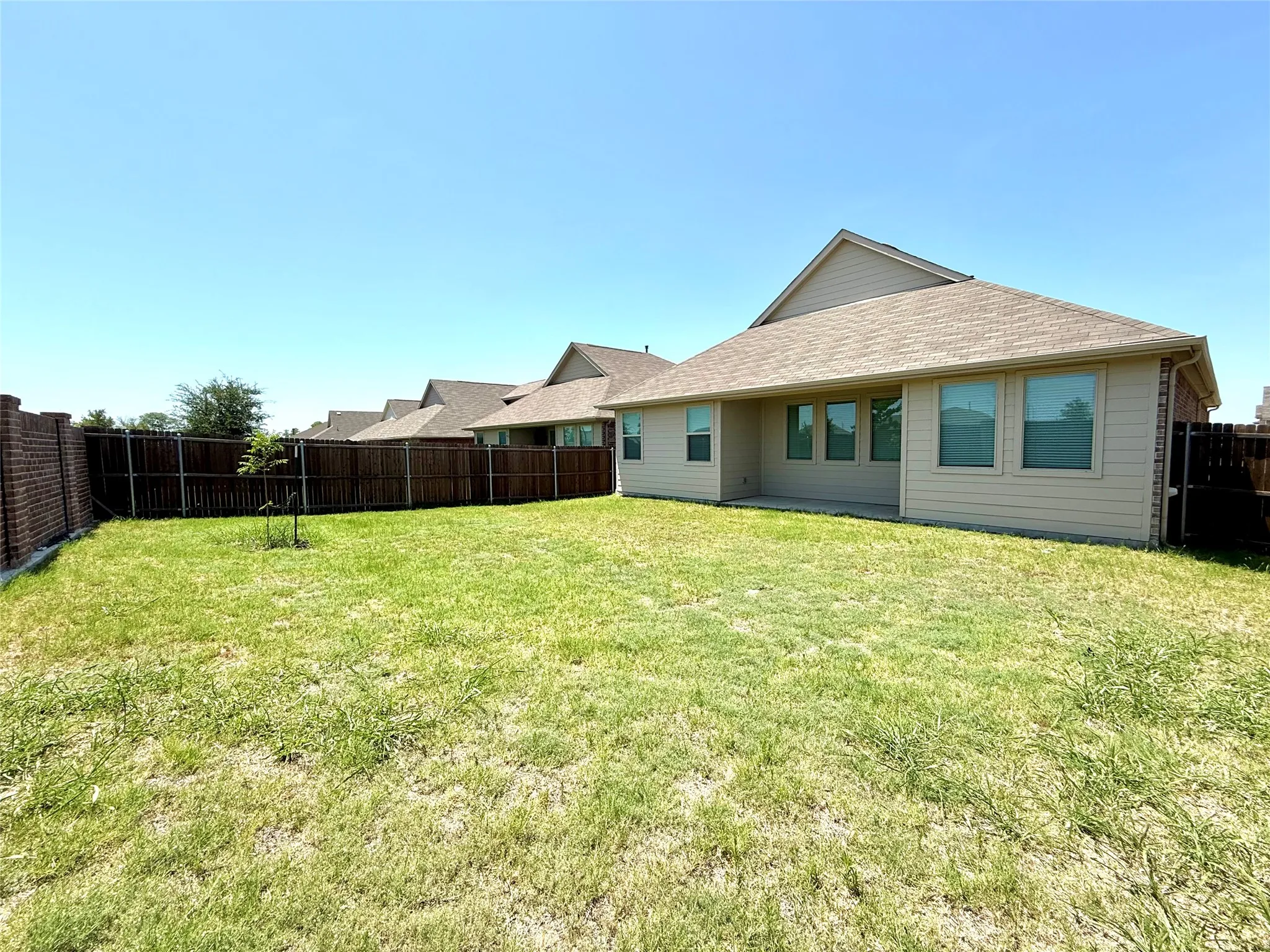 Single Family Residence For Rent in Collin County , 8000 Blue Heron Lane, Mc Kinney, Texas 75071, 4 Bedroom, 2 Bathroom, 2 Garage spaces, 1,835 Sqft, built in 2022, mls#21344602, Real Estate Agent in Mc Kinney, Homes For Rent in Collin county, Homes For Rent in Mc Kinney, Realtor in Mc Kinney Texas, Real Estate Brokerage Independent Realty Texas, Luminita Cordes Realtor