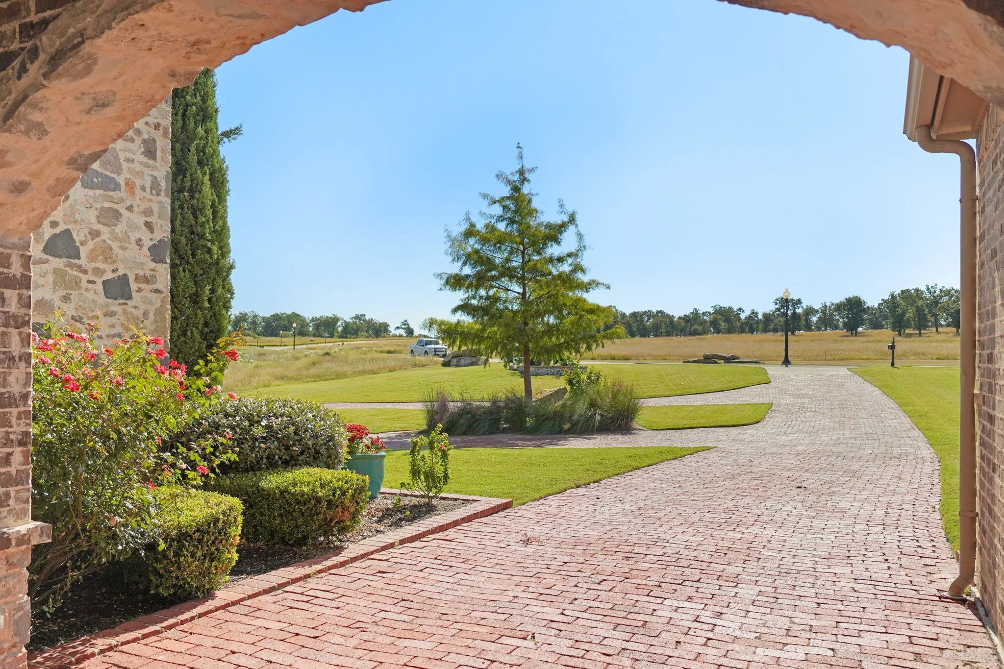Single Family Residence For Sale in Jack County , 354 Ballpark Way, Jacksboro, Texas 76458, 4 Bedroom, 4 Bathroom, 4 Garage spaces, 4,340 Sqft, built in 2016, mls#21343689, Real Estate Agent in Jacksboro, Homes For Sale in Jack county, Homes For Sale in Jacksboro, Realtor in Jacksboro Texas, Real Estate Brokerage Independent Realty Texas, Luminita Cordes Realtor