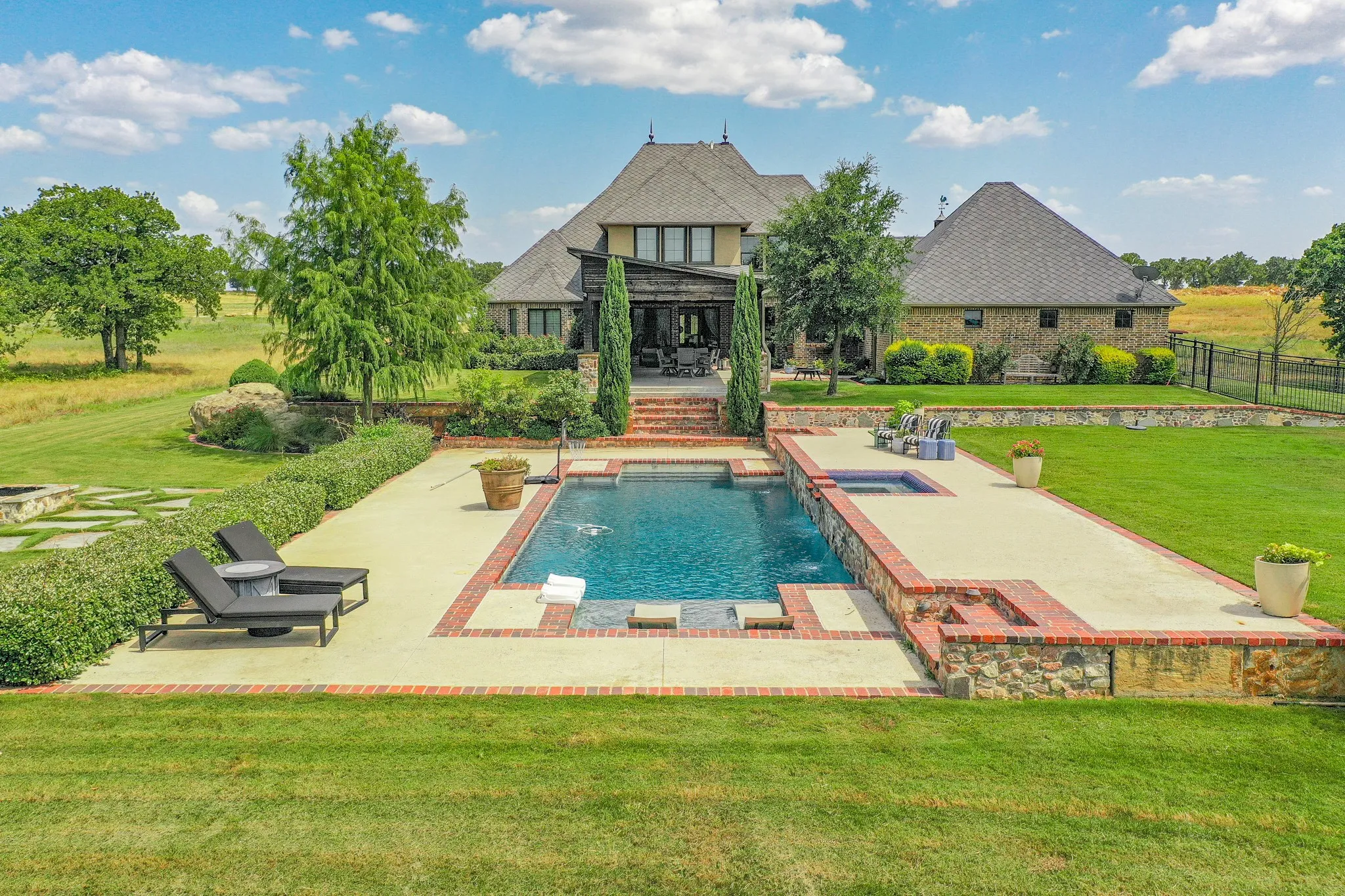 Single Family Residence For Sale in Jack County , 354 Ballpark Way, Jacksboro, Texas 76458, 4 Bedroom, 4 Bathroom, 4 Garage spaces, 4,340 Sqft, built in 2016, mls#21343689, Real Estate Agent in Jacksboro, Homes For Sale in Jack county, Homes For Sale in Jacksboro, Realtor in Jacksboro Texas, Real Estate Brokerage Independent Realty Texas, Luminita Cordes Realtor