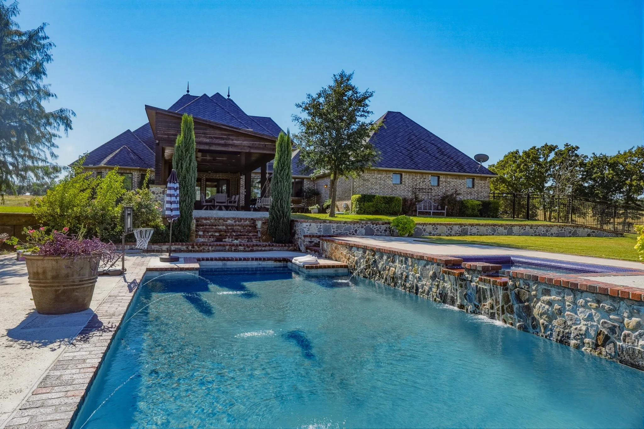 Single Family Residence For Sale in Jack County , 354 Ballpark Way, Jacksboro, Texas 76458, 4 Bedroom, 4 Bathroom, 4 Garage spaces, 4,340 Sqft, built in 2016, mls#21343689, Real Estate Agent in Jacksboro, Homes For Sale in Jack county, Homes For Sale in Jacksboro, Realtor in Jacksboro Texas, Real Estate Brokerage Independent Realty Texas, Luminita Cordes Realtor