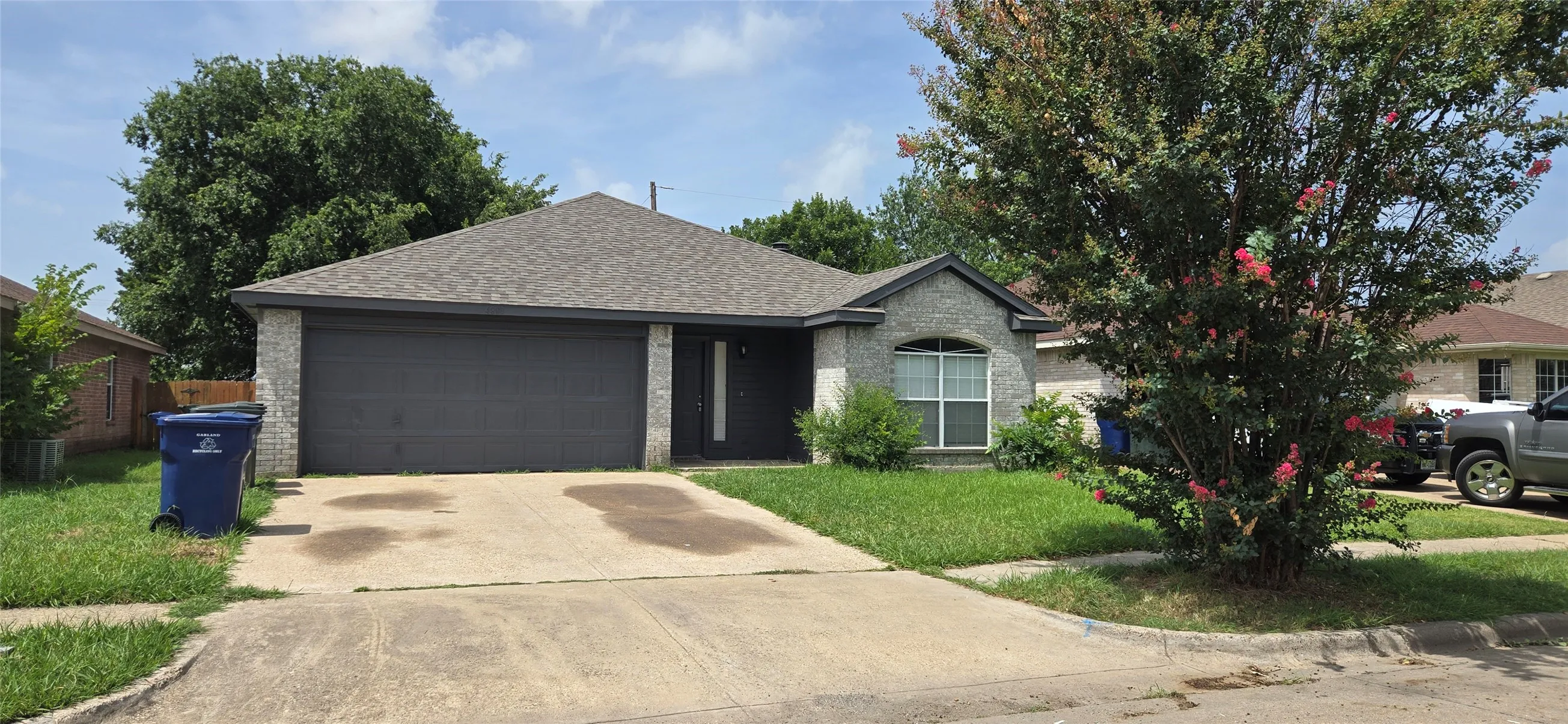 Single Family Residence For Sale in Dallas County , 4809 Orchard Ridge Drive, Garland, Texas 75043, 4 Bedroom, 2 Bathroom, Garage spaces, 1,439 Sqft, built in 1999, mls#21345018, Real Estate Agent in Garland, Homes For Sale in Dallas county, Homes For Sale in Garland, Realtor in Garland Texas, Real Estate Brokerage Independent Realty Texas, Luminita Cordes Realtor