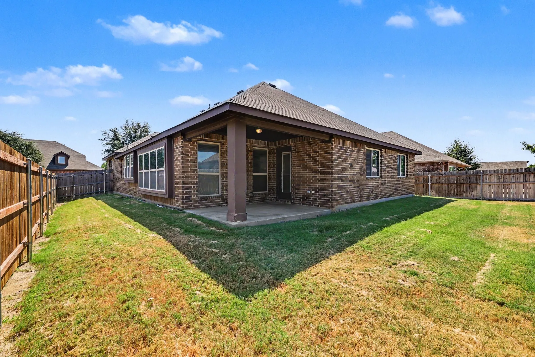 Single Family Residence For Sale in Denton County , 8305 Spitfire Trail, Aubrey, Texas 76227, 3 Bedroom, 2 Bathroom, 2 Garage spaces, 2,041 Sqft, built in 2014, mls#21344749, Real Estate Agent in Aubrey, Homes For Sale in Denton county, Homes For Sale in Aubrey, Realtor in Aubrey Texas, Real Estate Brokerage Independent Realty Texas, Luminita Cordes Realtor