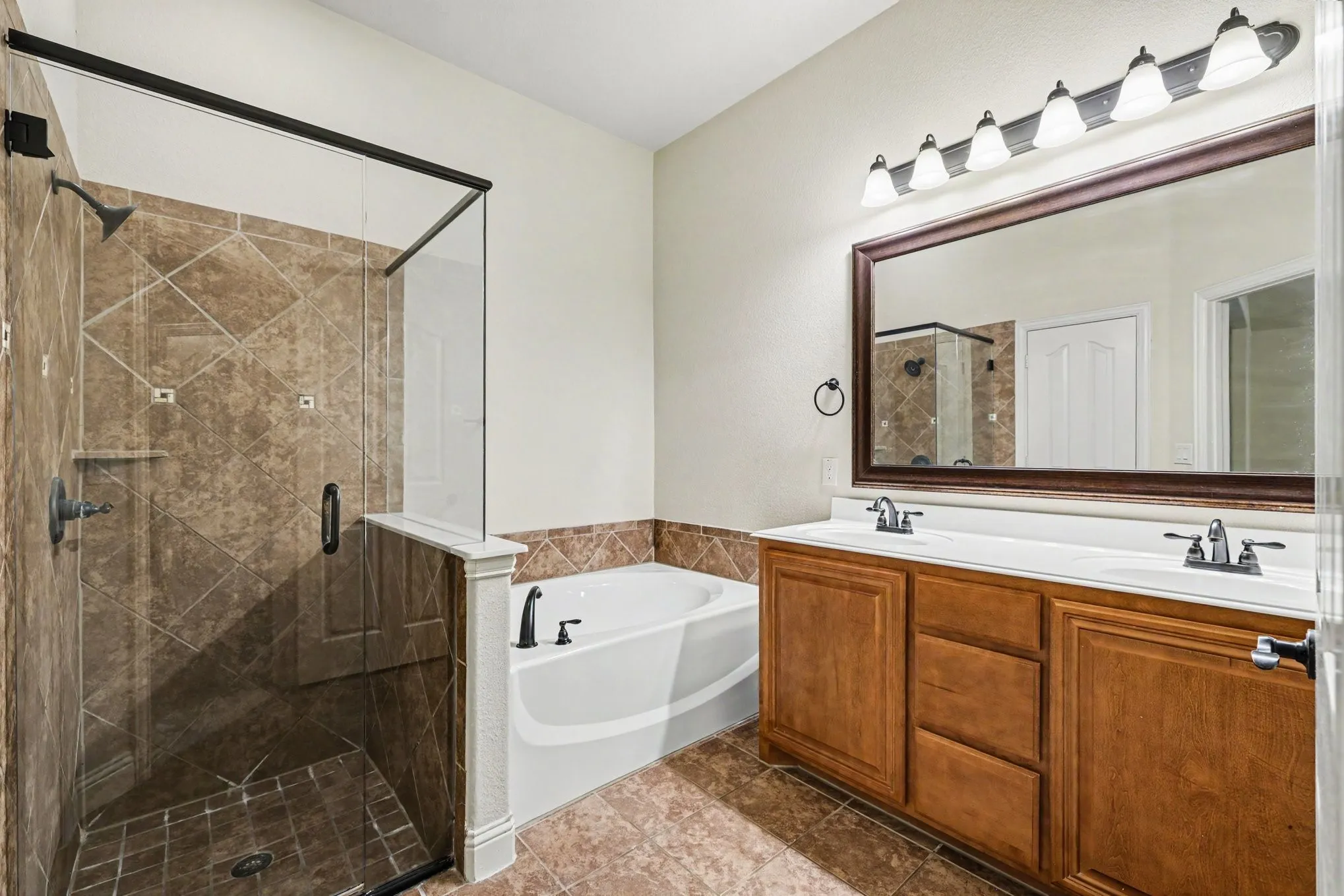 Single Family Residence For Sale in Denton County , 8305 Spitfire Trail, Aubrey, Texas 76227, 3 Bedroom, 2 Bathroom, 2 Garage spaces, 2,041 Sqft, built in 2014, mls#21344749, Real Estate Agent in Aubrey, Homes For Sale in Denton county, Homes For Sale in Aubrey, Realtor in Aubrey Texas, Real Estate Brokerage Independent Realty Texas, Luminita Cordes Realtor