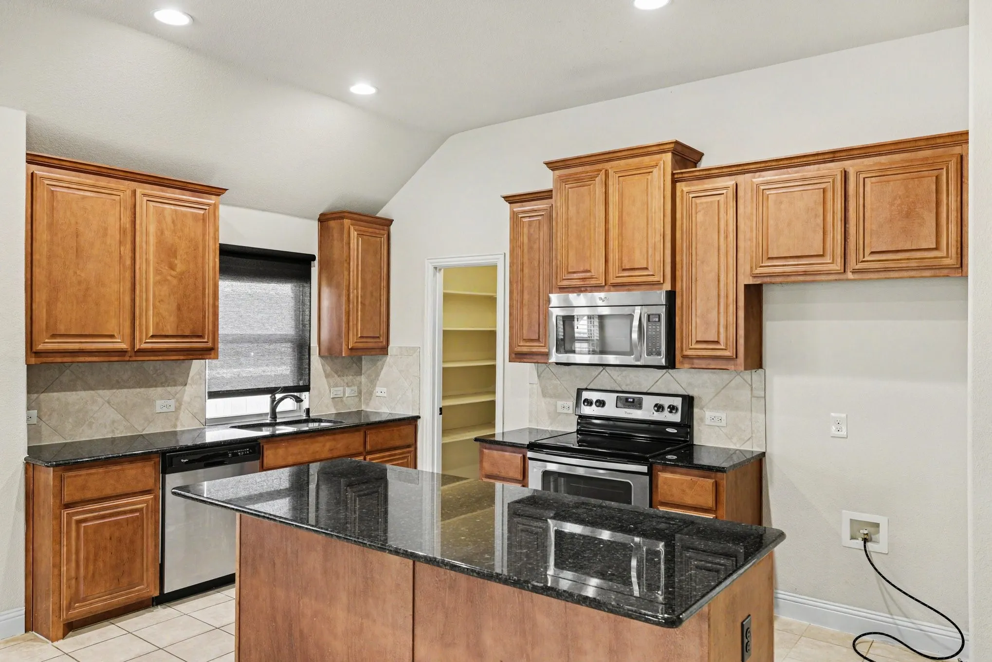 Single Family Residence For Sale in Denton County , 8305 Spitfire Trail, Aubrey, Texas 76227, 3 Bedroom, 2 Bathroom, 2 Garage spaces, 2,041 Sqft, built in 2014, mls#21344749, Real Estate Agent in Aubrey, Homes For Sale in Denton county, Homes For Sale in Aubrey, Realtor in Aubrey Texas, Real Estate Brokerage Independent Realty Texas, Luminita Cordes Realtor