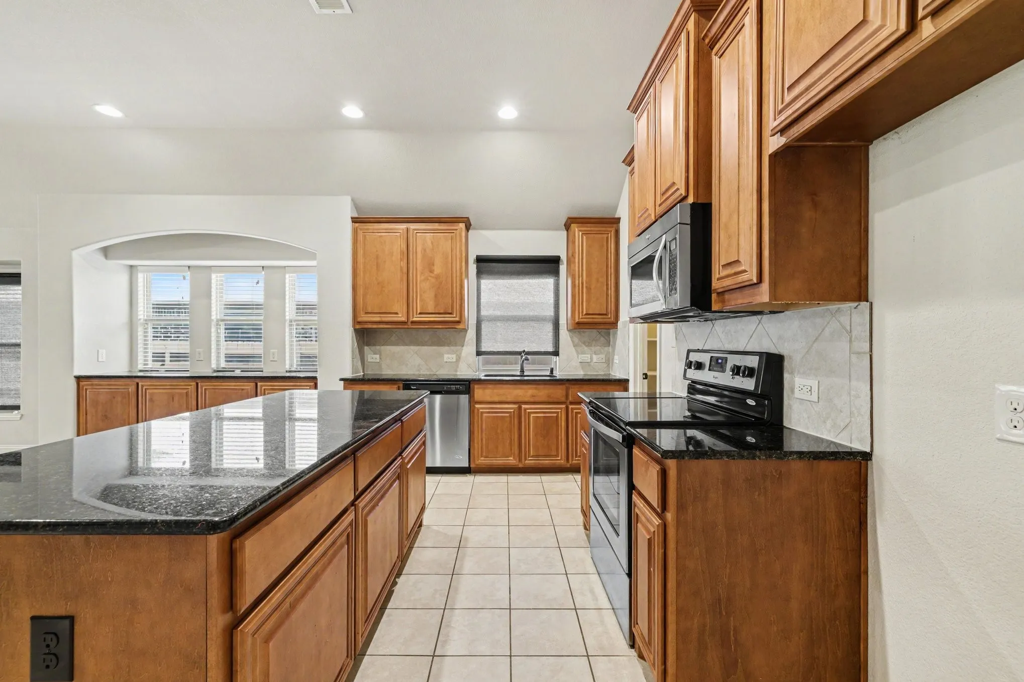 Single Family Residence For Sale in Denton County , 8305 Spitfire Trail, Aubrey, Texas 76227, 3 Bedroom, 2 Bathroom, 2 Garage spaces, 2,041 Sqft, built in 2014, mls#21344749, Real Estate Agent in Aubrey, Homes For Sale in Denton county, Homes For Sale in Aubrey, Realtor in Aubrey Texas, Real Estate Brokerage Independent Realty Texas, Luminita Cordes Realtor