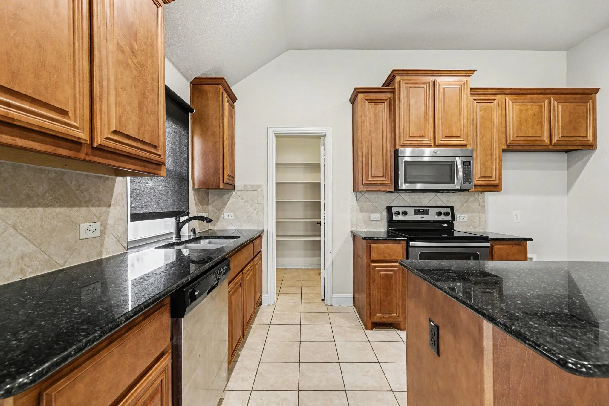 Single Family Residence For Sale in Denton County , 8305 Spitfire Trail, Aubrey, Texas 76227, 3 Bedroom, 2 Bathroom, 2 Garage spaces, 2,041 Sqft, built in 2014, mls#21344749, Real Estate Agent in Aubrey, Homes For Sale in Denton county, Homes For Sale in Aubrey, Realtor in Aubrey Texas, Real Estate Brokerage Independent Realty Texas, Luminita Cordes Realtor