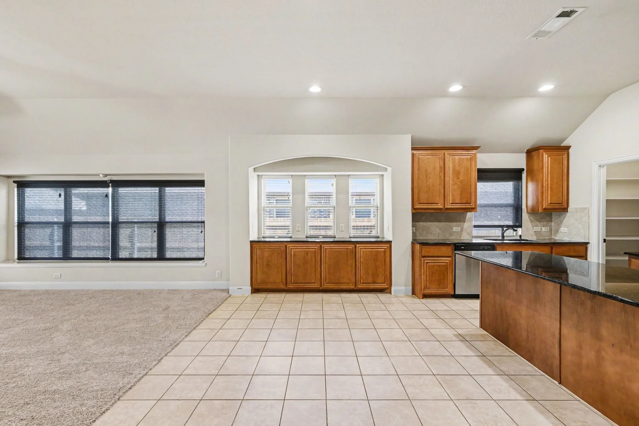 Single Family Residence For Sale in Denton County , 8305 Spitfire Trail, Aubrey, Texas 76227, 3 Bedroom, 2 Bathroom, 2 Garage spaces, 2,041 Sqft, built in 2014, mls#21344749, Real Estate Agent in Aubrey, Homes For Sale in Denton county, Homes For Sale in Aubrey, Realtor in Aubrey Texas, Real Estate Brokerage Independent Realty Texas, Luminita Cordes Realtor