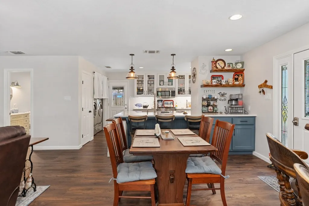 Single Family Residence For Sale in Henderson County , 138 Wildgrove Drive, Gun Barrel City, Texas 75156, 2 Bedroom, 2 Bathroom, 4 Garage spaces, 1,200 Sqft, built in 2003, mls#21340885, Real Estate Agent in Gun Barrel City, Homes For Sale in Henderson county, Homes For Sale in Gun Barrel City, Realtor in Gun Barrel City Texas, Real Estate Brokerage Independent Realty Texas, Luminita Cordes Realtor