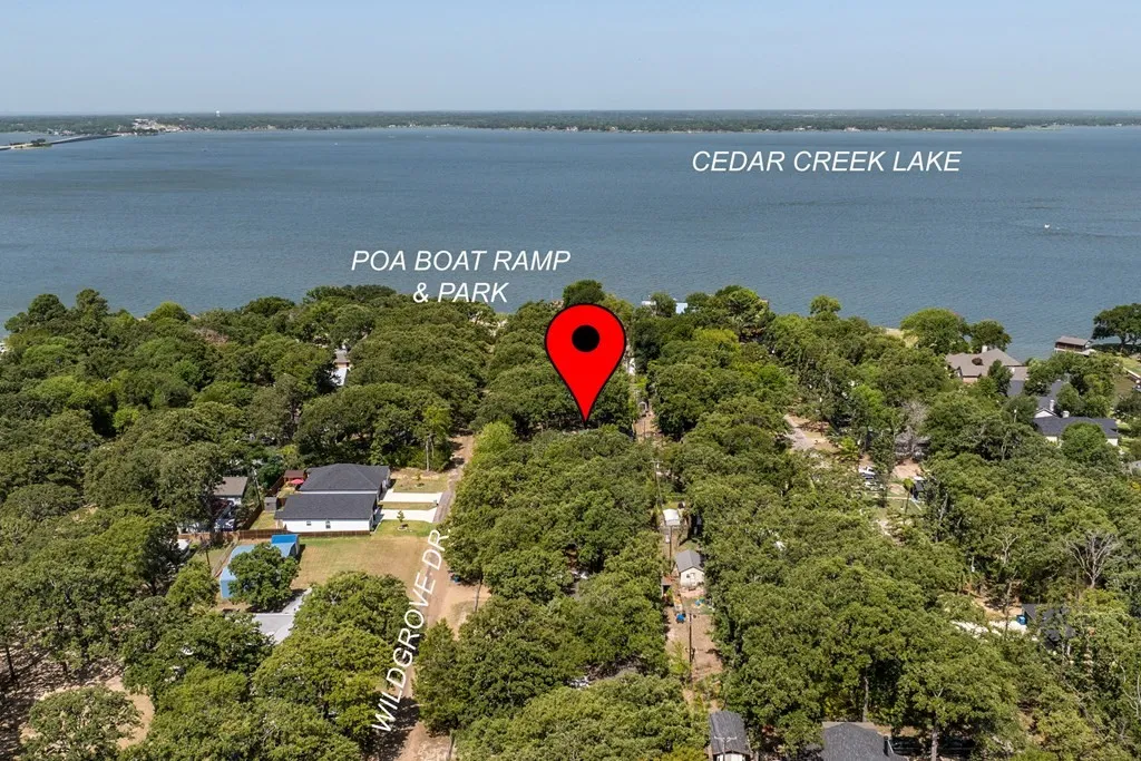 Single Family Residence For Sale in Henderson County , 138 Wildgrove Drive, Gun Barrel City, Texas 75156, 2 Bedroom, 2 Bathroom, 4 Garage spaces, 1,200 Sqft, built in 2003, mls#21340885, Real Estate Agent in Gun Barrel City, Homes For Sale in Henderson county, Homes For Sale in Gun Barrel City, Realtor in Gun Barrel City Texas, Real Estate Brokerage Independent Realty Texas, Luminita Cordes Realtor