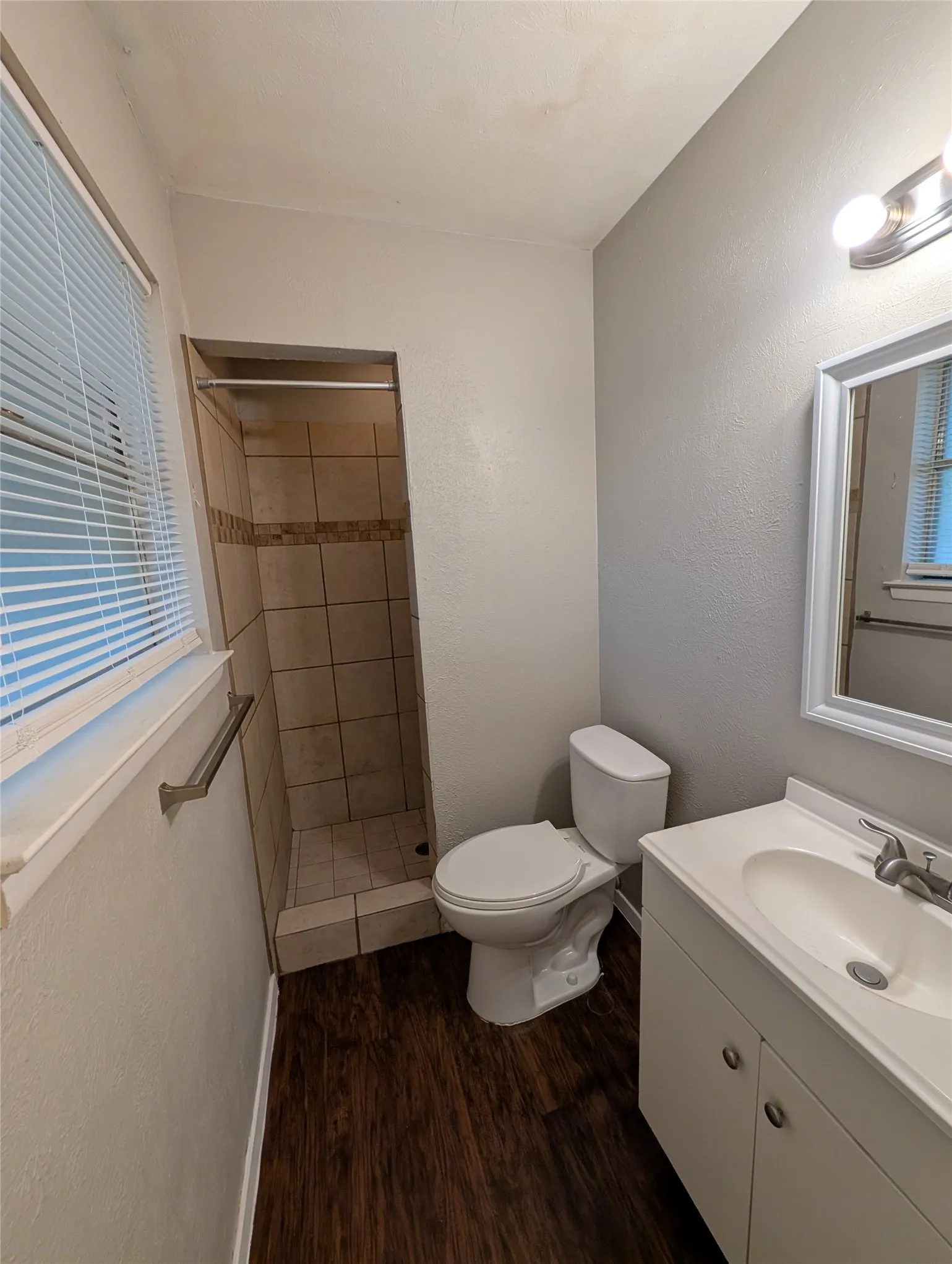 Single Family Residence For Rent in Tarrant County , 633 Christie Court, Everman, Texas 76140, 4 Bedroom, 2 Bathroom, 2 Garage spaces, 1,152 Sqft, built in 1968, mls#21345022, Real Estate Agent in Everman, Homes For Rent in Tarrant county, Homes For Rent in Everman, Realtor in Everman Texas, Real Estate Brokerage Independent Realty Texas, Luminita Cordes Realtor