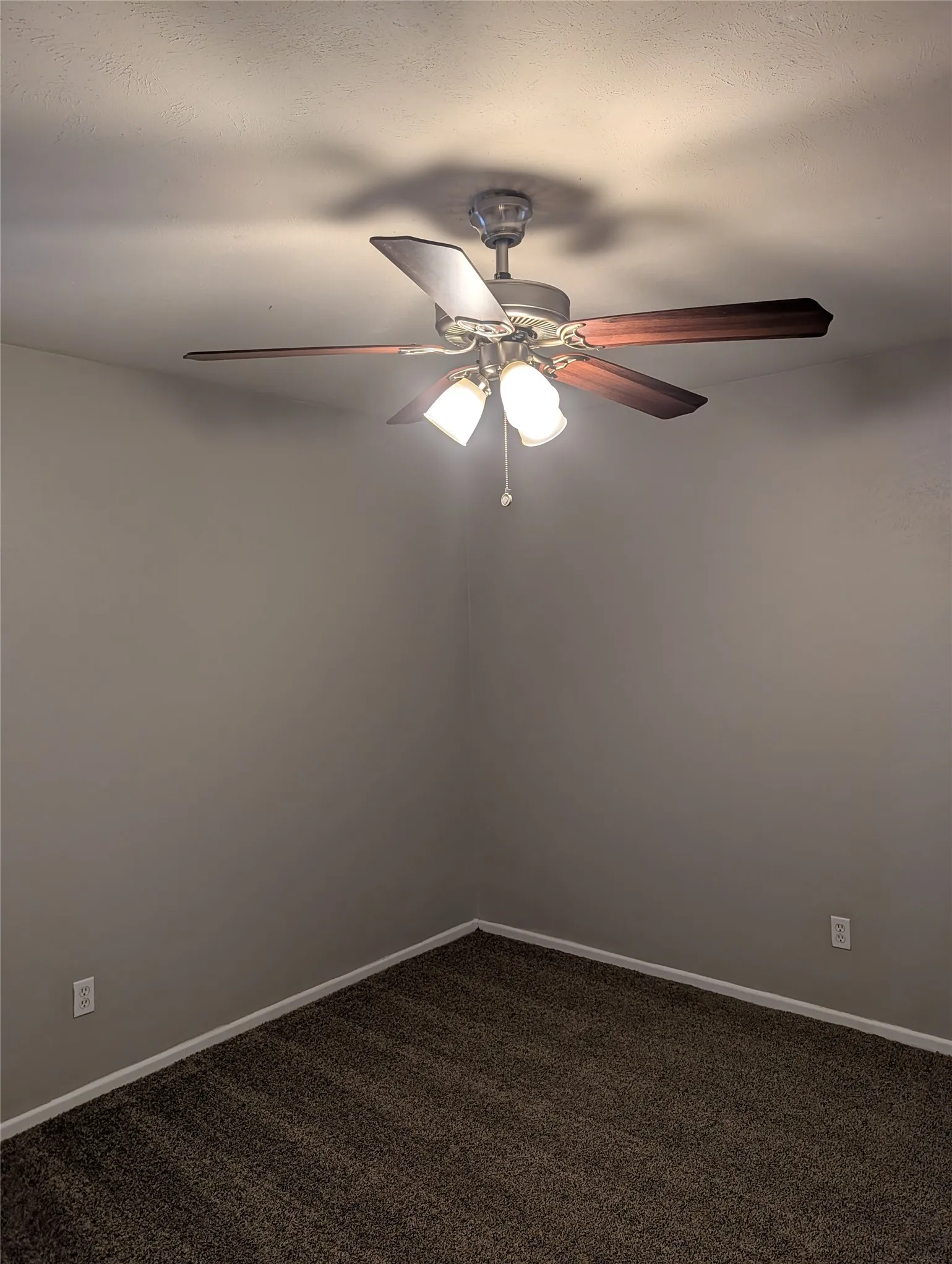 Single Family Residence For Rent in Tarrant County , 633 Christie Court, Everman, Texas 76140, 4 Bedroom, 2 Bathroom, 2 Garage spaces, 1,152 Sqft, built in 1968, mls#21345022, Real Estate Agent in Everman, Homes For Rent in Tarrant county, Homes For Rent in Everman, Realtor in Everman Texas, Real Estate Brokerage Independent Realty Texas, Luminita Cordes Realtor
