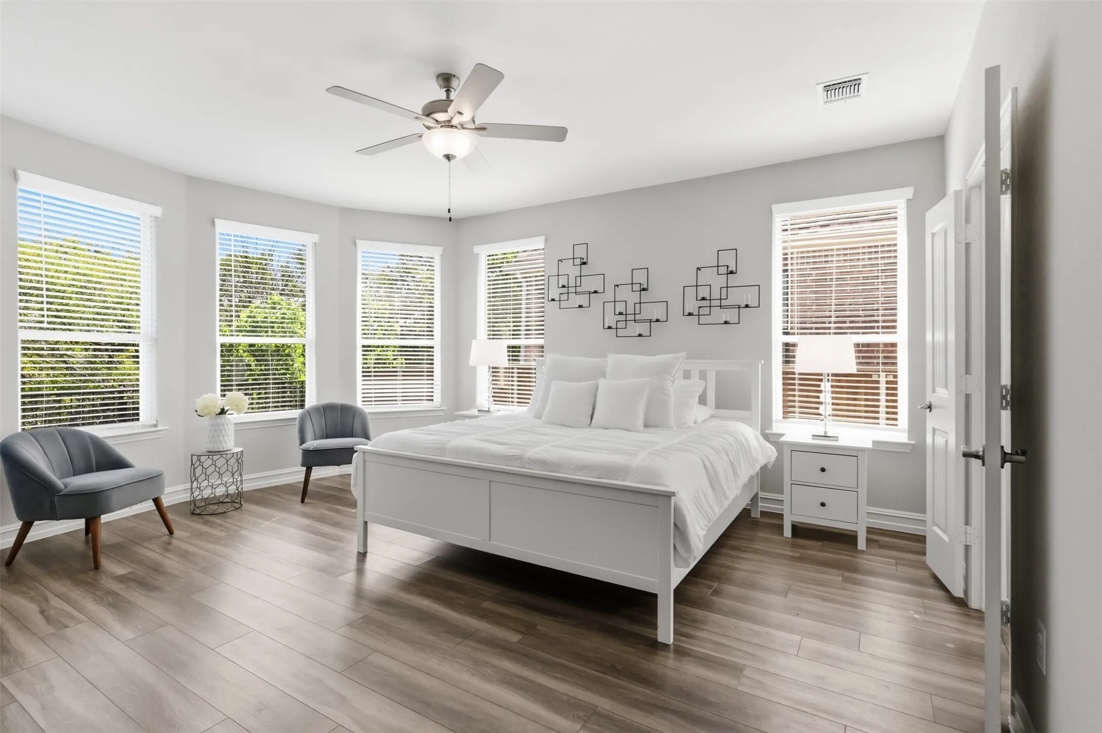 Single Family Residence For Sale in Collin County , 1851 Peace Place, Wylie, Texas 75098, 4 Bedroom, 4 Bathroom, 2 Garage spaces, 3,311 Sqft, built in 2022, mls#21337519, Real Estate Agent in Wylie, Homes For Sale in Collin county, Homes For Sale in Wylie, Realtor in Wylie Texas, Real Estate Brokerage Independent Realty Texas, Luminita Cordes Realtor