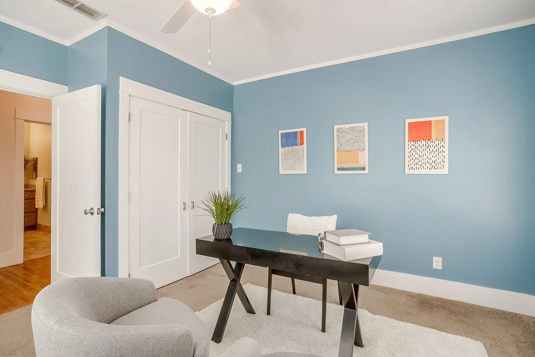 Single Family Residence For Sale in Tarrant County , 2700 College Avenue, Fort Worth, Texas 76110, 3 Bedroom, 2 Bathroom, 1 Garage spaces, 1,697 Sqft, built in 1924, mls#21342792, Real Estate Agent in Fort Worth, Homes For Sale in Tarrant county, Homes For Sale in Fort Worth, Realtor in Fort Worth Texas, Real Estate Brokerage Independent Realty Texas, Luminita Cordes Realtor