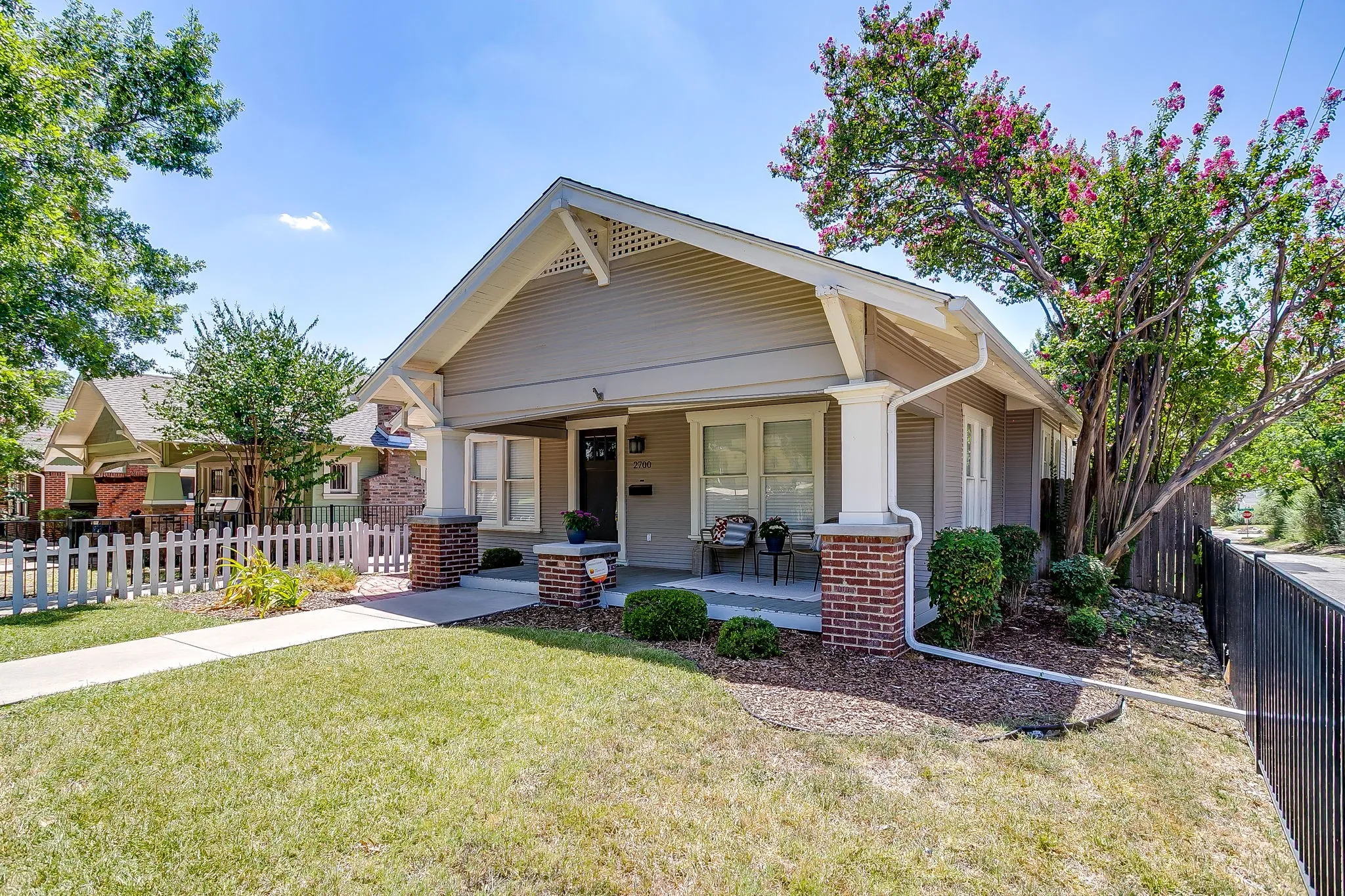 Single Family Residence For Sale in Tarrant County , 2700 College Avenue, Fort Worth, Texas 76110, 3 Bedroom, 2 Bathroom, 1 Garage spaces, 1,697 Sqft, built in 1924, mls#21342792, Real Estate Agent in Fort Worth, Homes For Sale in Tarrant county, Homes For Sale in Fort Worth, Realtor in Fort Worth Texas, Real Estate Brokerage Independent Realty Texas, Luminita Cordes Realtor