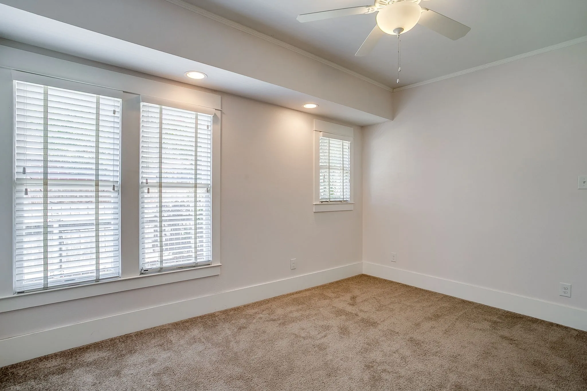 Single Family Residence For Sale in Tarrant County , 2700 College Avenue, Fort Worth, Texas 76110, 3 Bedroom, 2 Bathroom, 1 Garage spaces, 1,697 Sqft, built in 1924, mls#21342792, Real Estate Agent in Fort Worth, Homes For Sale in Tarrant county, Homes For Sale in Fort Worth, Realtor in Fort Worth Texas, Real Estate Brokerage Independent Realty Texas, Luminita Cordes Realtor