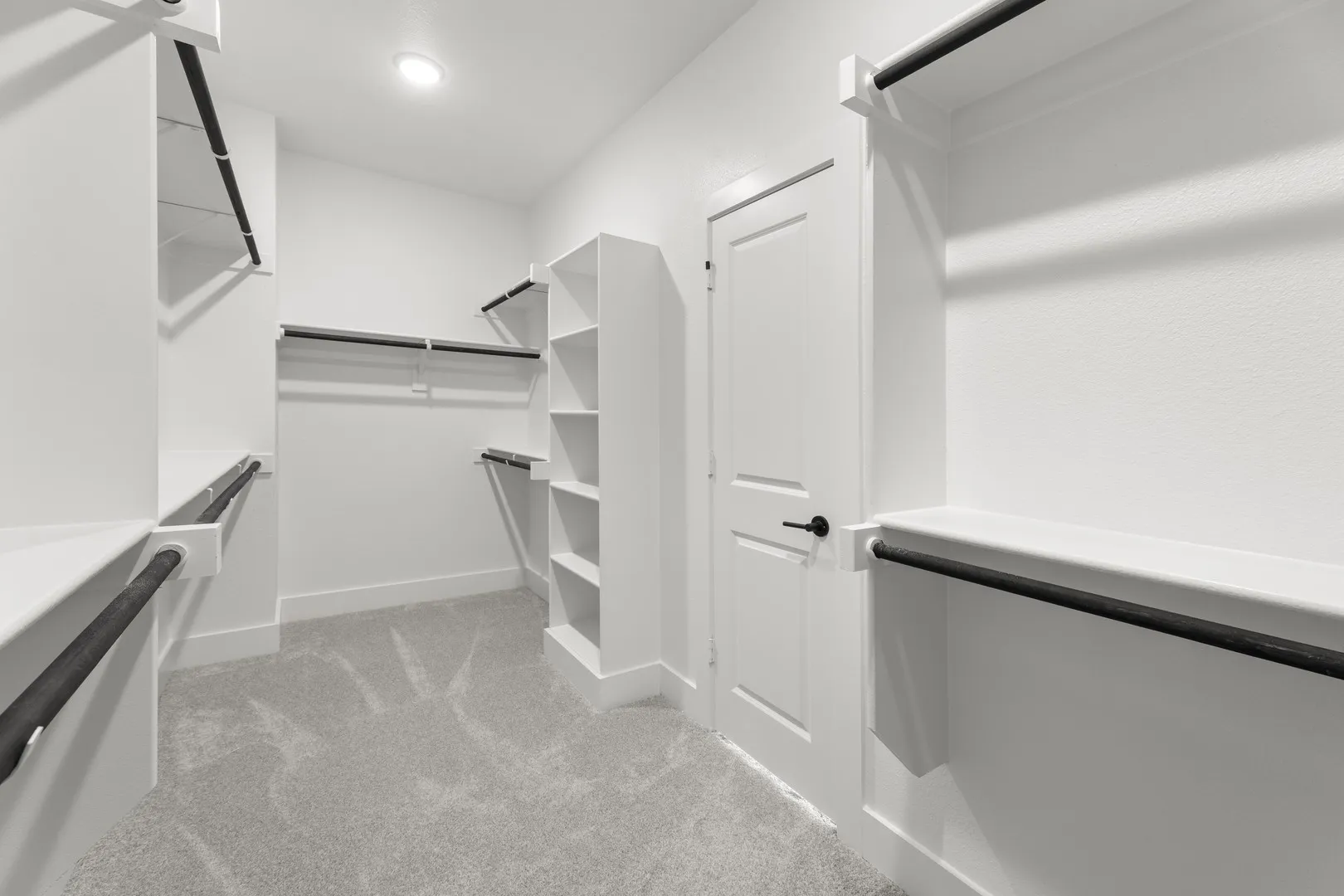21_22. 8418 Bremerton - Closet
