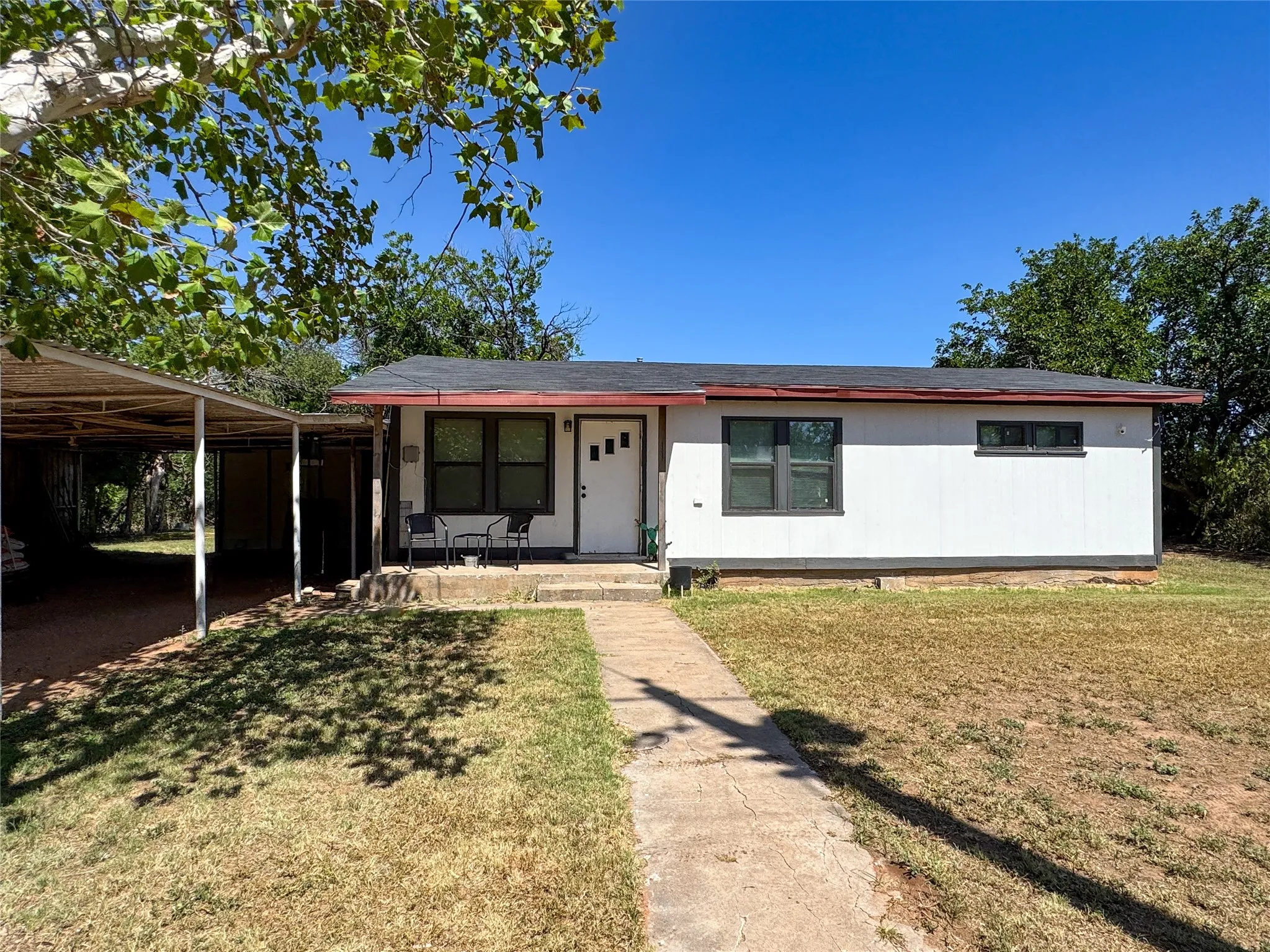 Single Family Residence For Sale in Haskell County , 1207 Taylor Avenue, Rule, Texas 79547, 2 Bedroom, 1 Bathroom, Garage spaces, 1,245 Sqft, built in 1957, mls#21342652, Real Estate Agent in Rule, Homes For Sale in Haskell county, Homes For Sale in Rule, Realtor in Rule Texas, Real Estate Brokerage Independent Realty Texas, Luminita Cordes Realtor