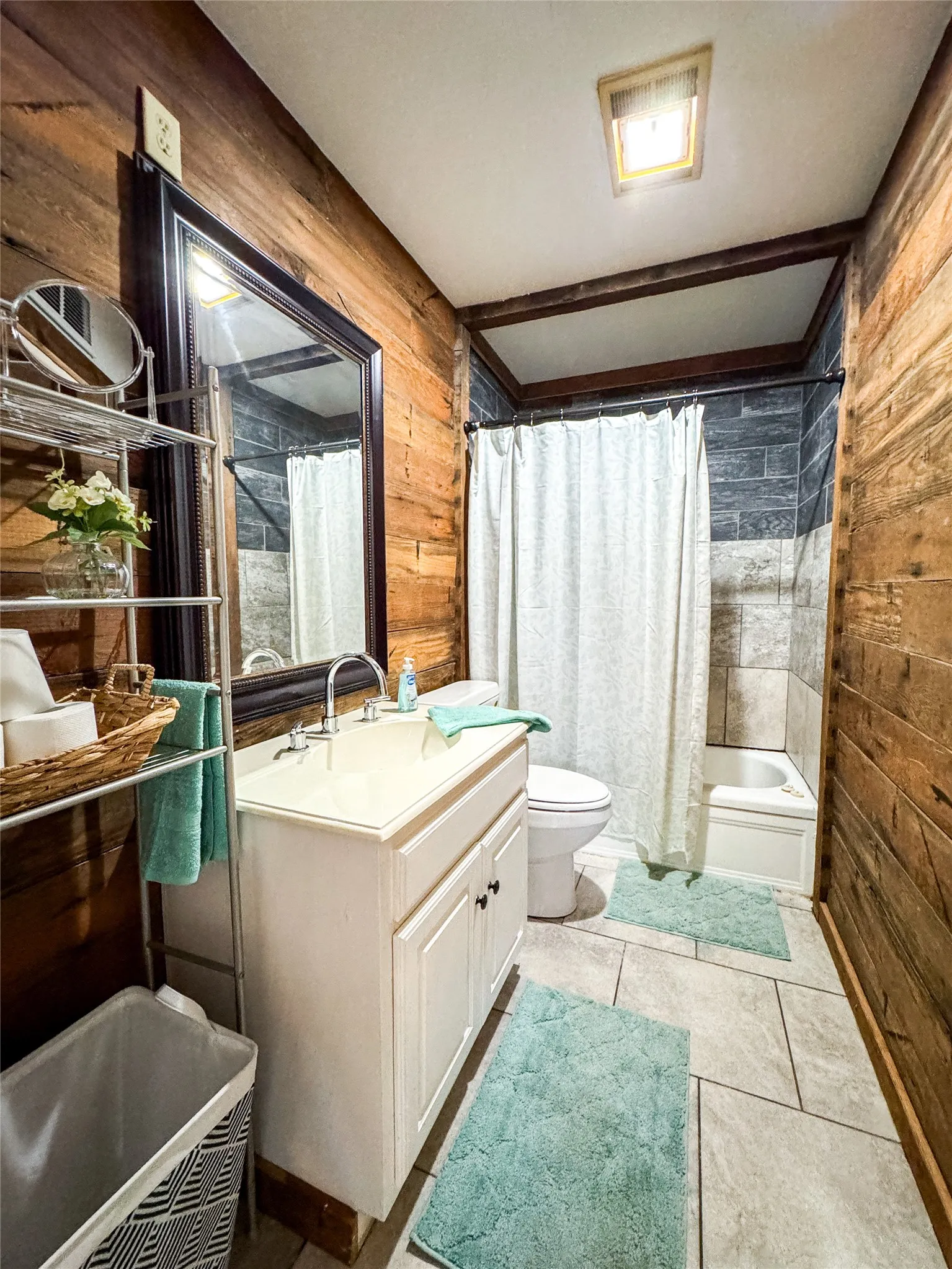 Single Family Residence For Sale in Haskell County , 1207 Taylor Avenue, Rule, Texas 79547, 2 Bedroom, 1 Bathroom, Garage spaces, 1,245 Sqft, built in 1957, mls#21342652, Real Estate Agent in Rule, Homes For Sale in Haskell county, Homes For Sale in Rule, Realtor in Rule Texas, Real Estate Brokerage Independent Realty Texas, Luminita Cordes Realtor