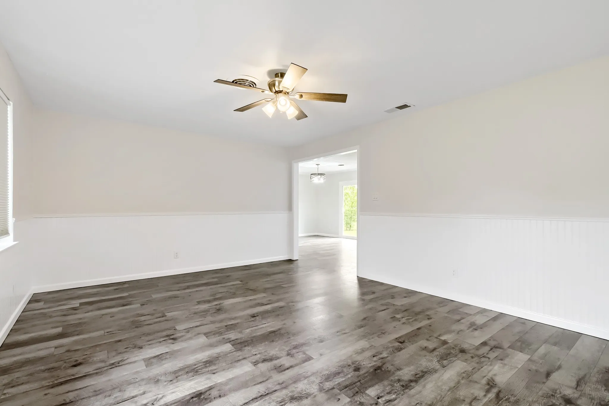 Single Family Residence For Sale in Tarrant County , 4812 Grove Street, North Richland Hills, Texas 76180, 3 Bedroom, 2 Bathroom, 2 Garage spaces, 2,024 Sqft, built in 1959, mls#21339797, Real Estate Agent in North Richland Hills, Homes For Sale in Tarrant county, Homes For Sale in North Richland Hills, Realtor in North Richland Hills Texas, Real Estate Brokerage Independent Realty Texas, Luminita Cordes Realtor