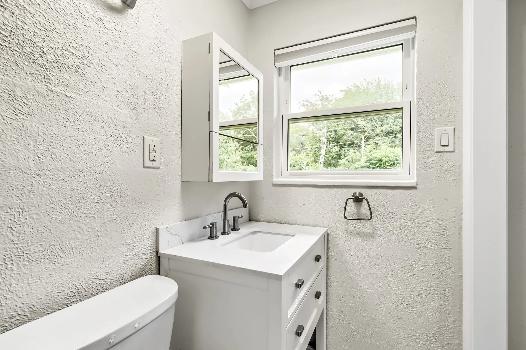 Single Family Residence For Sale in Tarrant County , 4812 Grove Street, North Richland Hills, Texas 76180, 3 Bedroom, 2 Bathroom, 2 Garage spaces, 2,024 Sqft, built in 1959, mls#21339797, Real Estate Agent in North Richland Hills, Homes For Sale in Tarrant county, Homes For Sale in North Richland Hills, Realtor in North Richland Hills Texas, Real Estate Brokerage Independent Realty Texas, Luminita Cordes Realtor