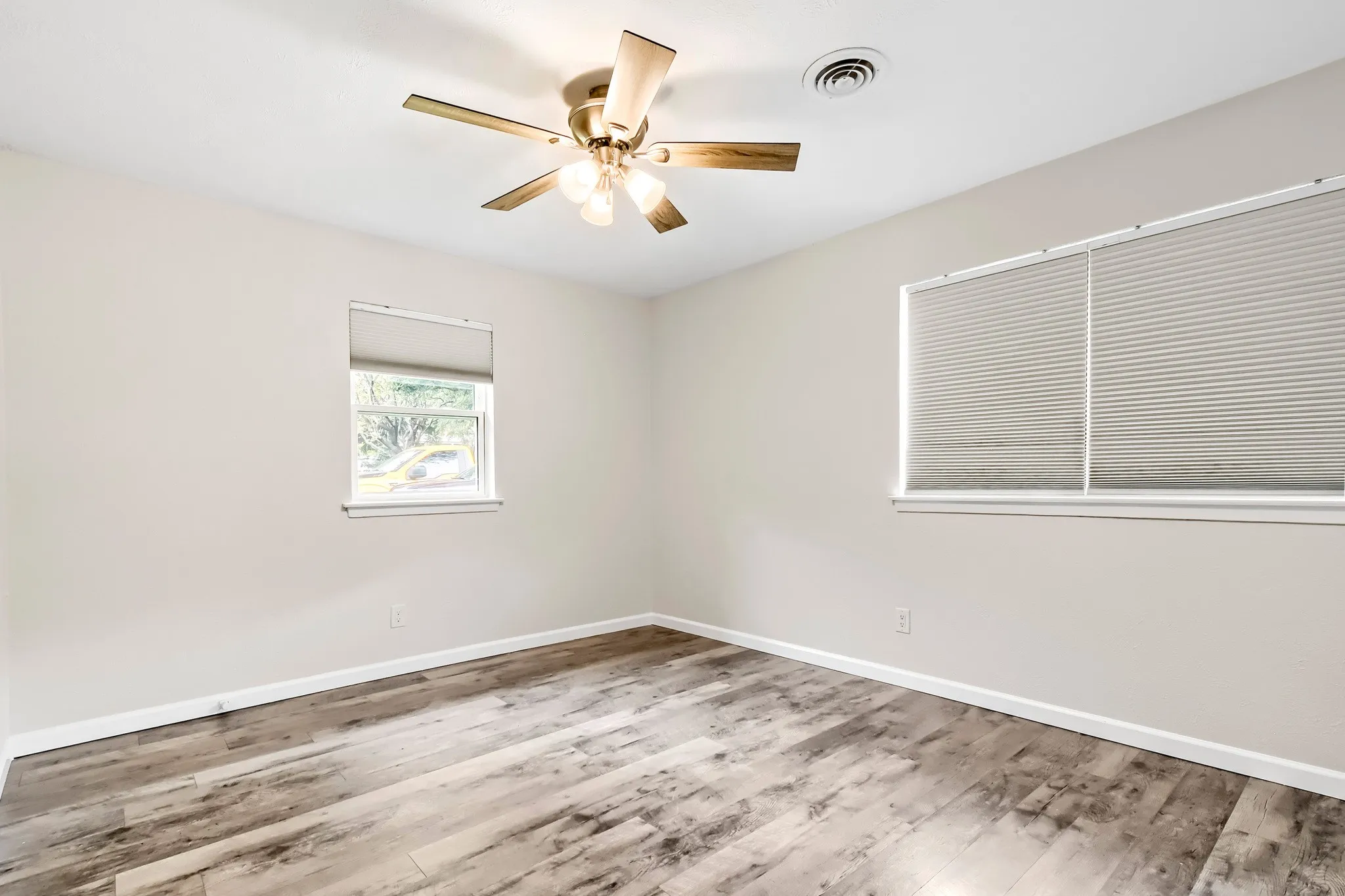 Single Family Residence For Sale in Tarrant County , 4812 Grove Street, North Richland Hills, Texas 76180, 3 Bedroom, 2 Bathroom, 2 Garage spaces, 2,024 Sqft, built in 1959, mls#21339797, Real Estate Agent in North Richland Hills, Homes For Sale in Tarrant county, Homes For Sale in North Richland Hills, Realtor in North Richland Hills Texas, Real Estate Brokerage Independent Realty Texas, Luminita Cordes Realtor