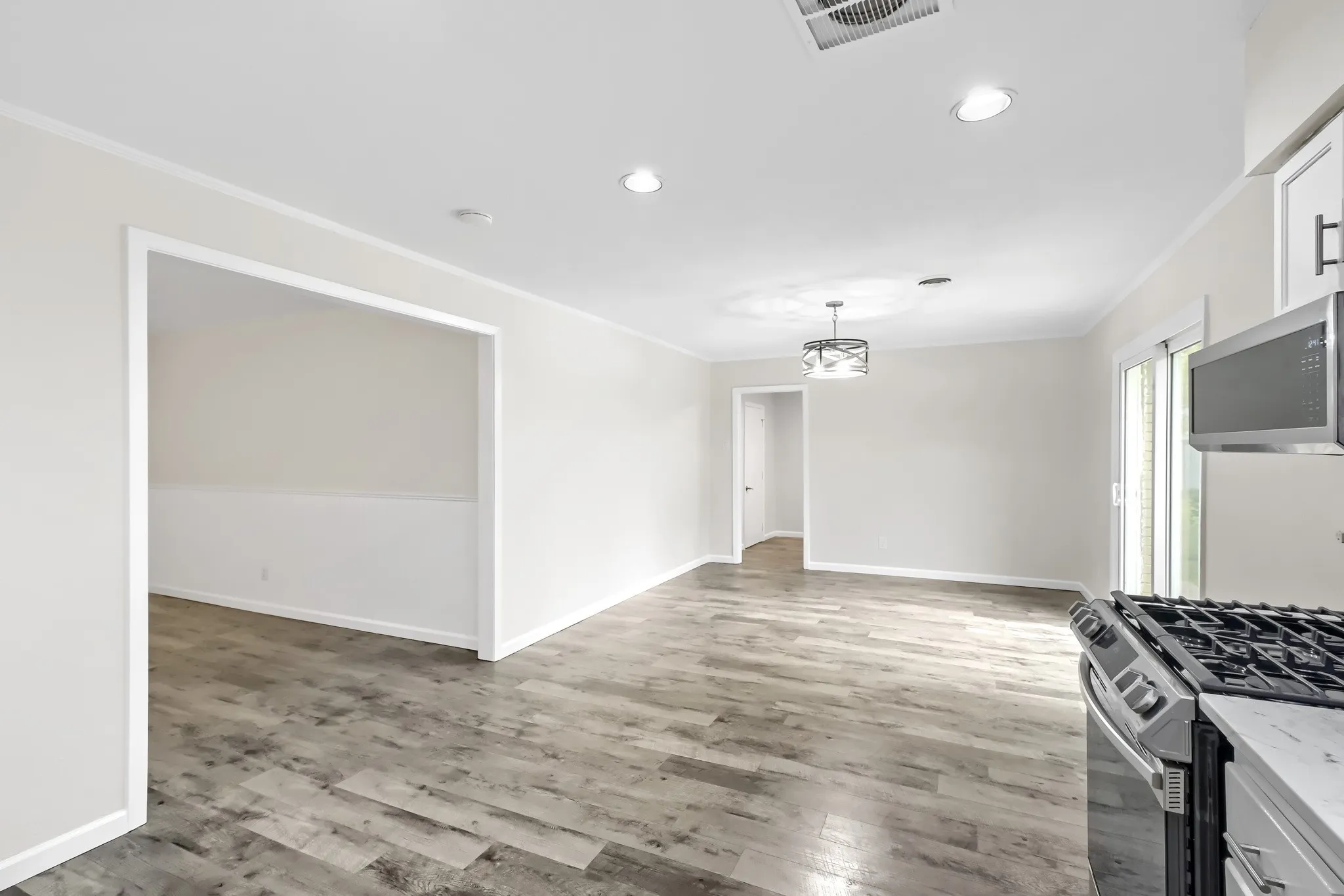 Single Family Residence For Sale in Tarrant County , 4812 Grove Street, North Richland Hills, Texas 76180, 3 Bedroom, 2 Bathroom, 2 Garage spaces, 2,024 Sqft, built in 1959, mls#21339797, Real Estate Agent in North Richland Hills, Homes For Sale in Tarrant county, Homes For Sale in North Richland Hills, Realtor in North Richland Hills Texas, Real Estate Brokerage Independent Realty Texas, Luminita Cordes Realtor