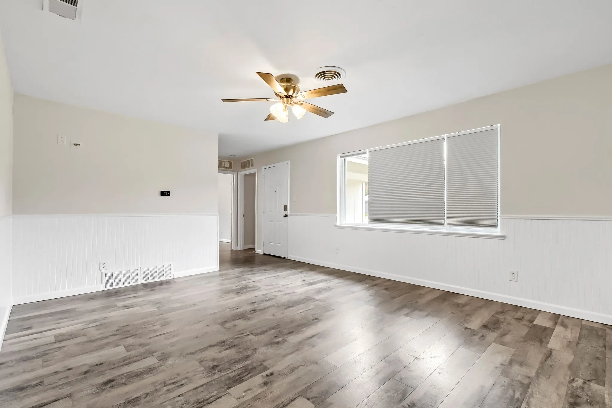 Single Family Residence For Sale in Tarrant County , 4812 Grove Street, North Richland Hills, Texas 76180, 3 Bedroom, 2 Bathroom, 2 Garage spaces, 2,024 Sqft, built in 1959, mls#21339797, Real Estate Agent in North Richland Hills, Homes For Sale in Tarrant county, Homes For Sale in North Richland Hills, Realtor in North Richland Hills Texas, Real Estate Brokerage Independent Realty Texas, Luminita Cordes Realtor