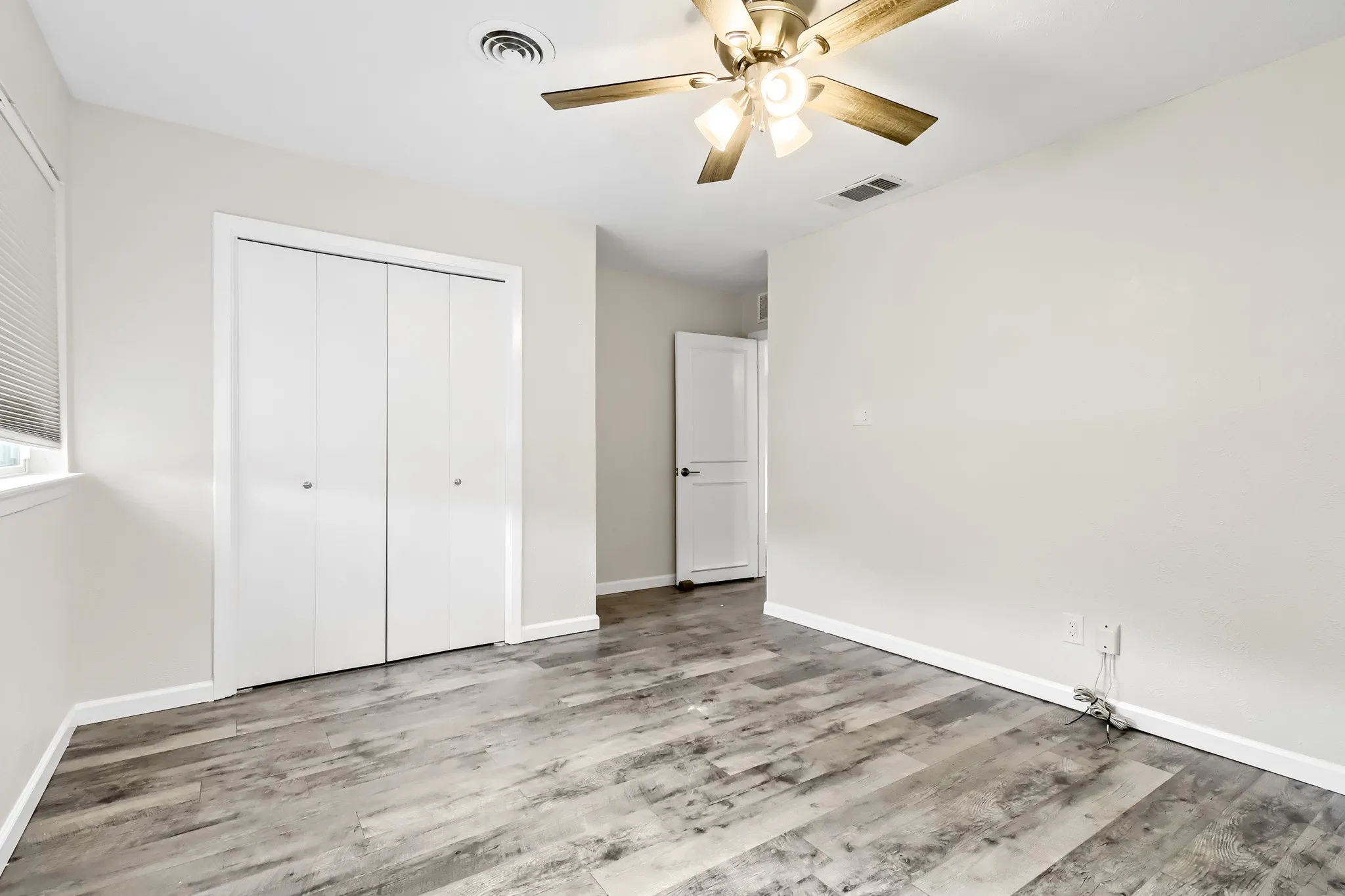 Single Family Residence For Sale in Tarrant County , 4812 Grove Street, North Richland Hills, Texas 76180, 3 Bedroom, 2 Bathroom, 2 Garage spaces, 2,024 Sqft, built in 1959, mls#21339797, Real Estate Agent in North Richland Hills, Homes For Sale in Tarrant county, Homes For Sale in North Richland Hills, Realtor in North Richland Hills Texas, Real Estate Brokerage Independent Realty Texas, Luminita Cordes Realtor
