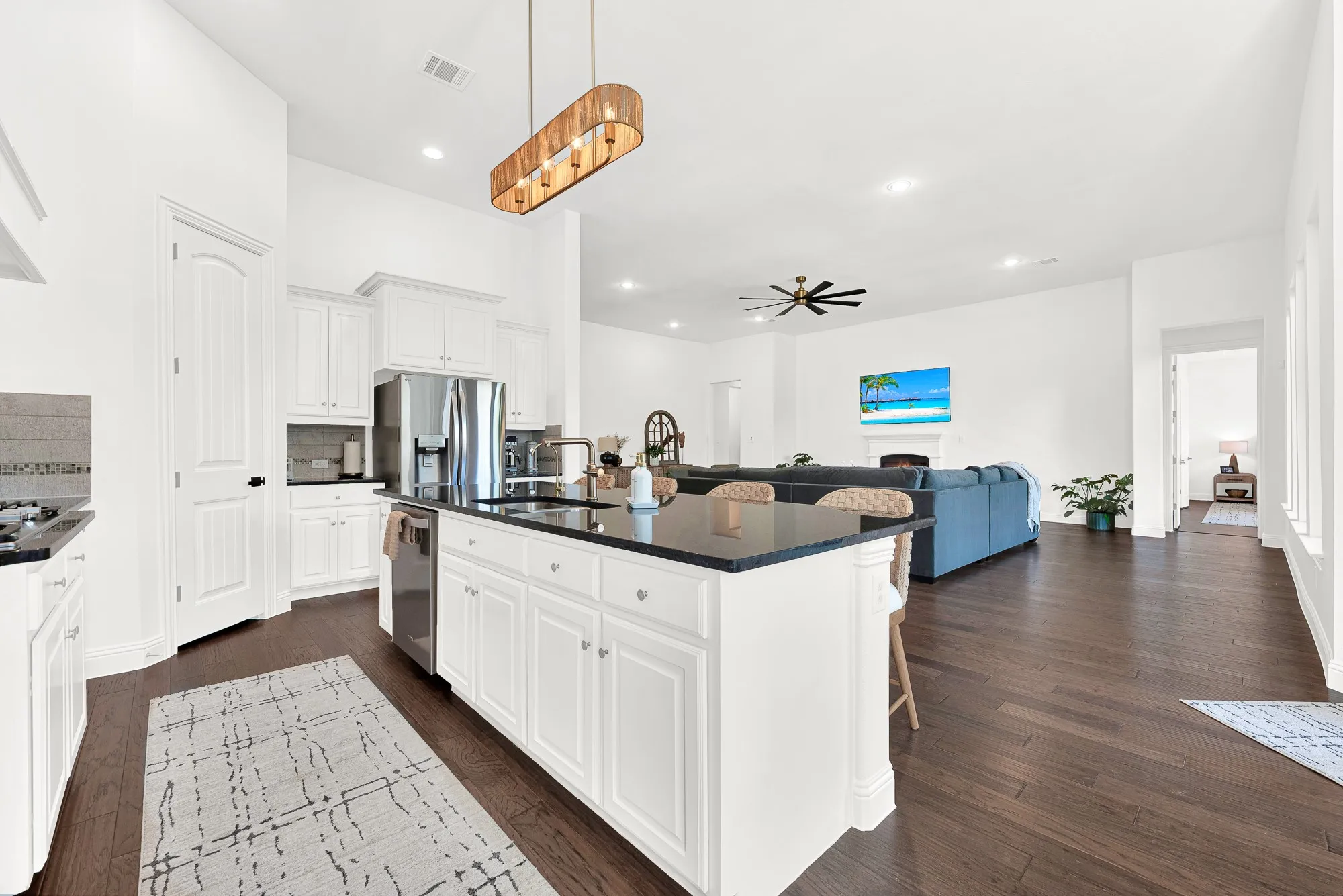Single Family Residence For Sale in Collin County , 7309 River Park Drive, Mc Kinney, Texas 75071, 4 Bedroom, 3 Bathroom, 3 Garage spaces, 3,283 Sqft, built in 2016, mls#21342913, Real Estate Agent in Mc Kinney, Homes For Sale in Collin county, Homes For Sale in Mc Kinney, Realtor in Mc Kinney Texas, Real Estate Brokerage Independent Realty Texas, Luminita Cordes Realtor