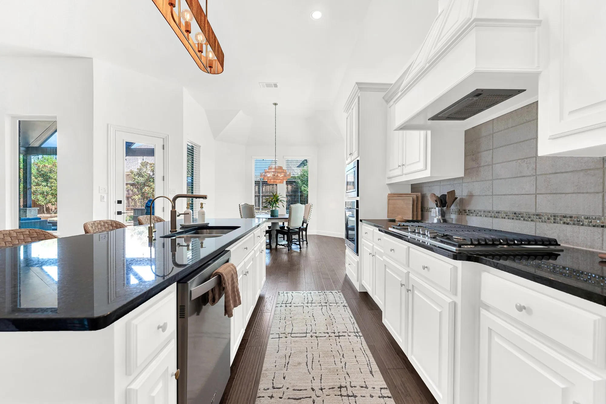 Single Family Residence For Sale in Collin County , 7309 River Park Drive, Mc Kinney, Texas 75071, 4 Bedroom, 3 Bathroom, 3 Garage spaces, 3,283 Sqft, built in 2016, mls#21342913, Real Estate Agent in Mc Kinney, Homes For Sale in Collin county, Homes For Sale in Mc Kinney, Realtor in Mc Kinney Texas, Real Estate Brokerage Independent Realty Texas, Luminita Cordes Realtor