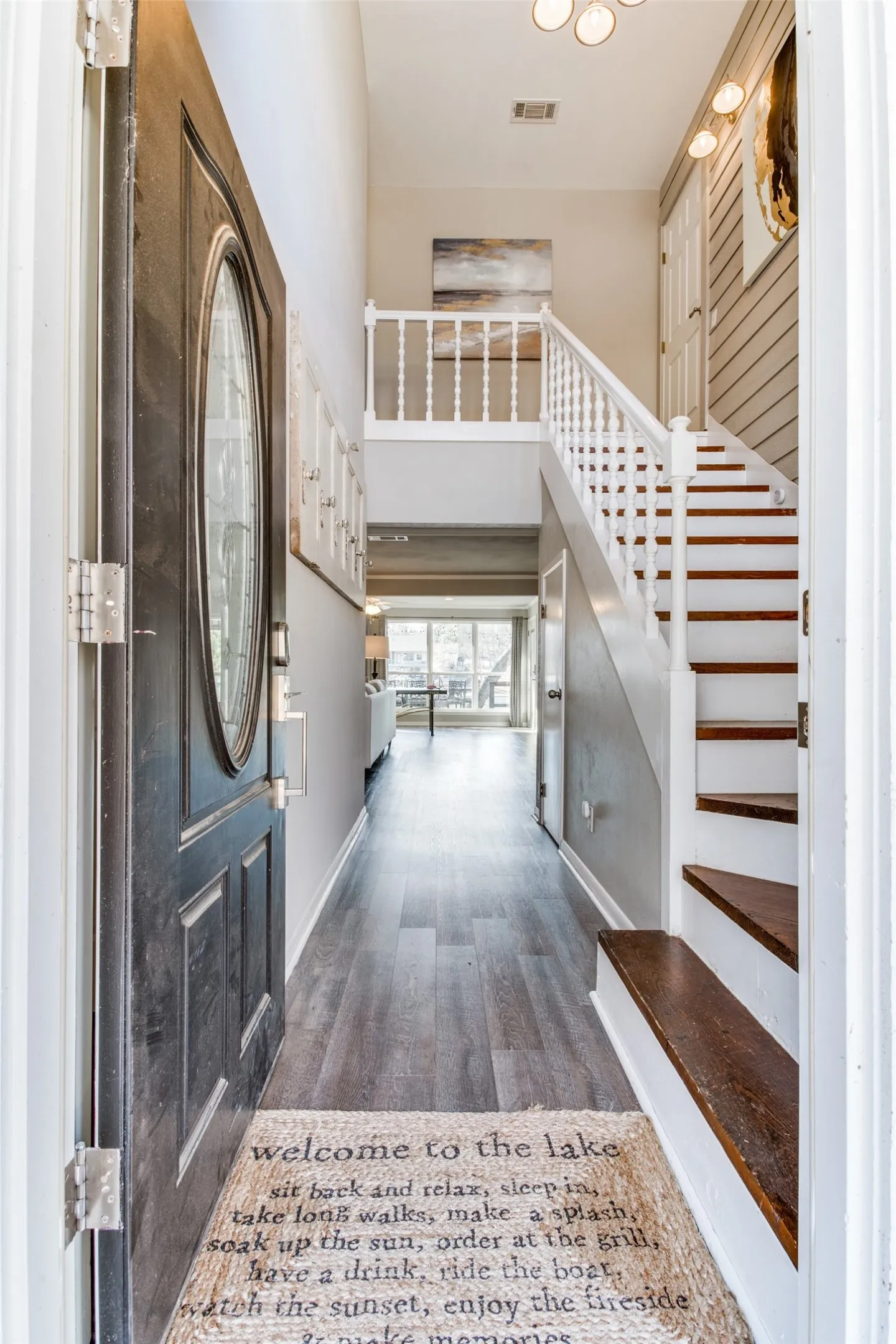 Single Family Residence For Sale in Henderson County , 150 Bayside Circle, Malakoff, Texas 75148, 4 Bedrooms, 3 Bathrooms, 2 Garage spaces, 1,920 Sqft, built in 1977, Price $895,000, mls#21342854, Real Estate Agent in Malakoff, Homes For Sale in Henderson county, Homes For Sale in Malakoff, Realtor in Malakoff Texas, Real Estate Brokerage Independent Realty Texas, Luminita Cordes Realtor